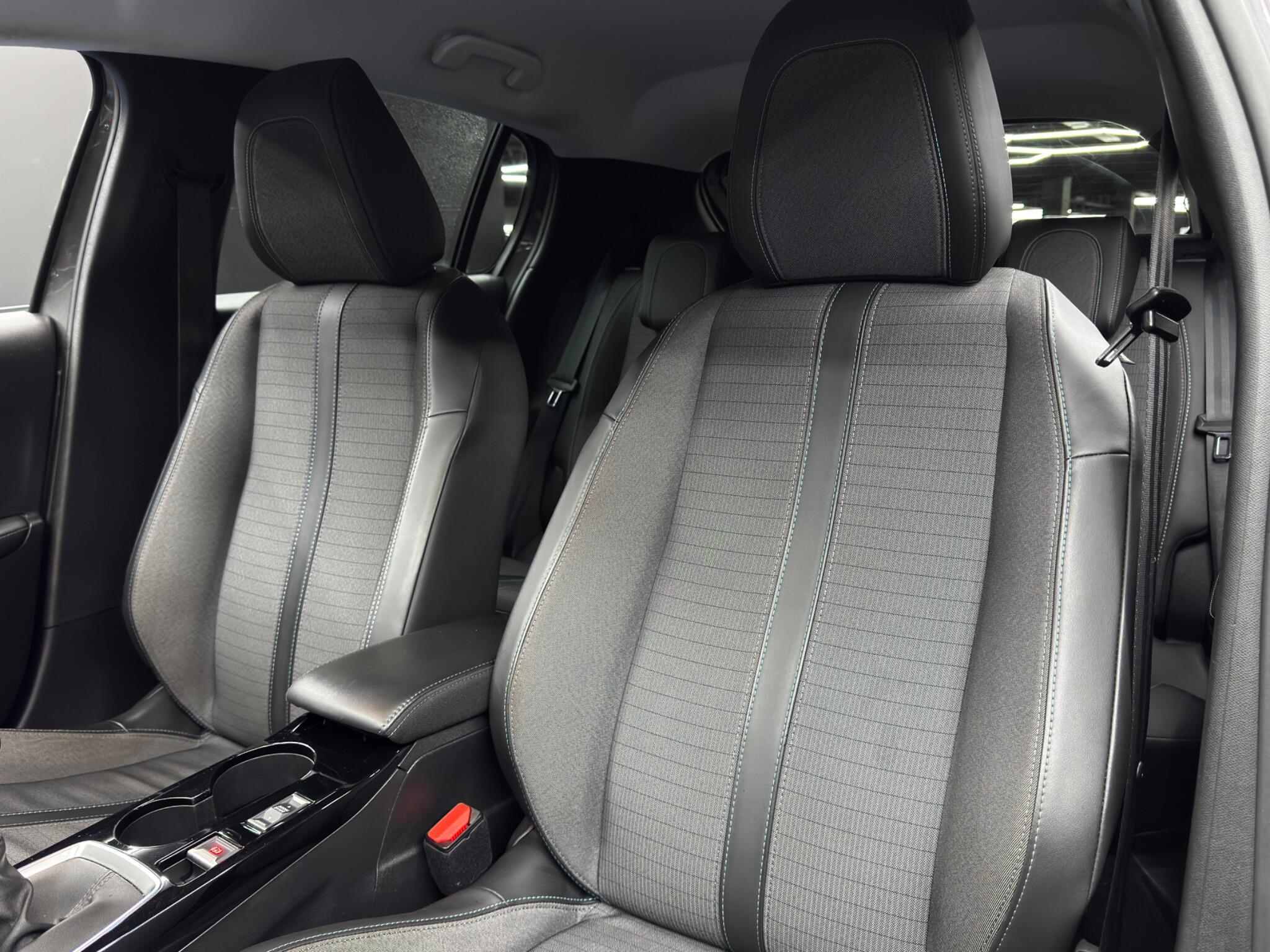 Peugeot 208 - Image 14