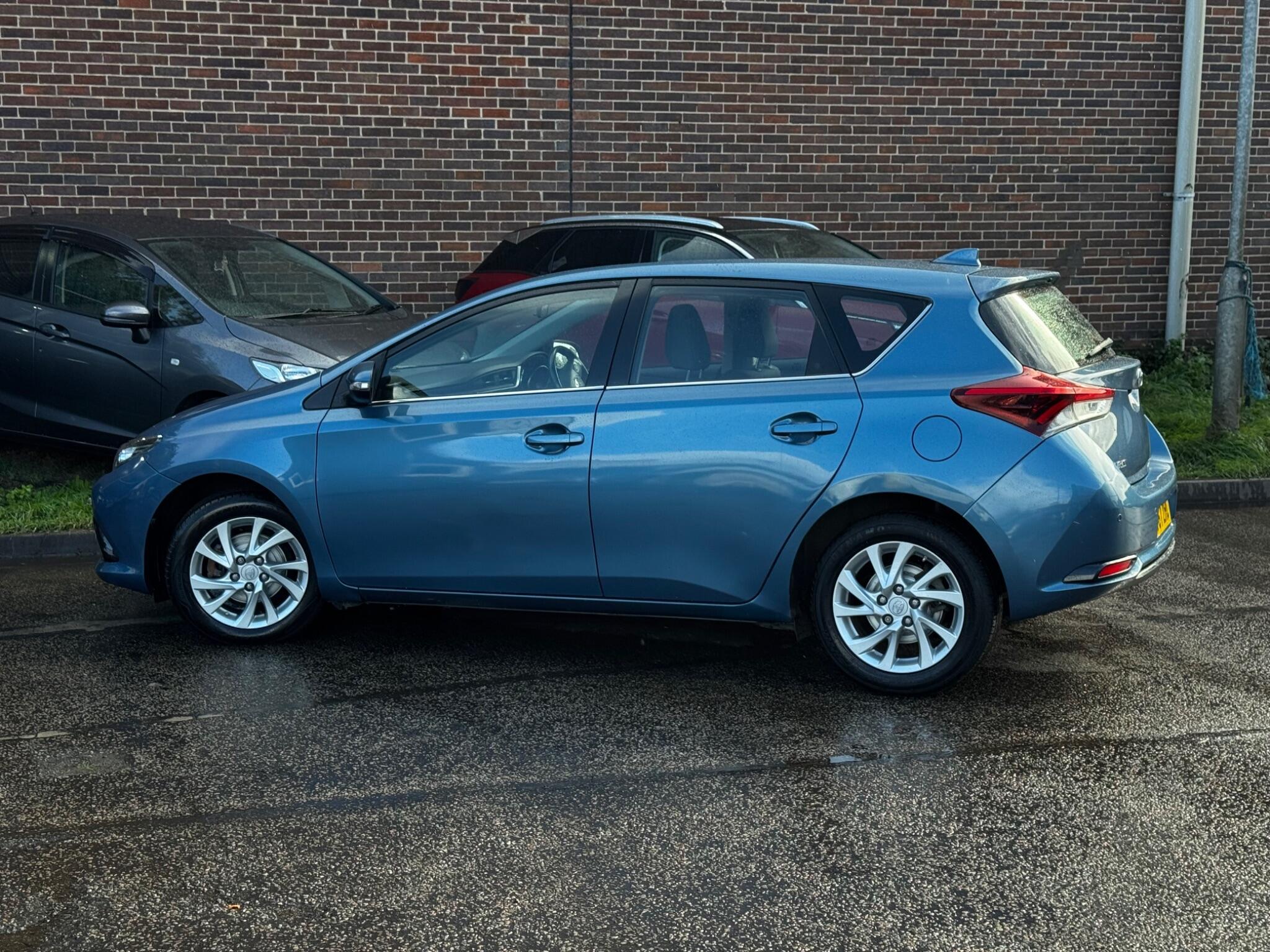 Toyota Auris - Image 14