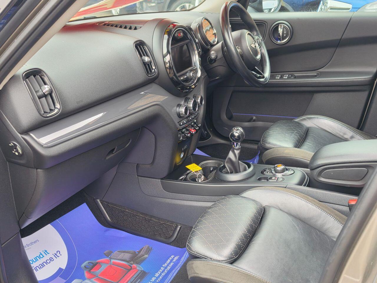 MINI Countryman - Image 17