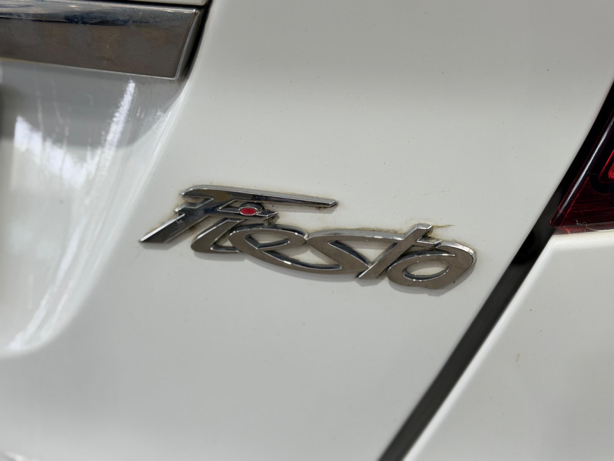 Ford Fiesta - Image 18