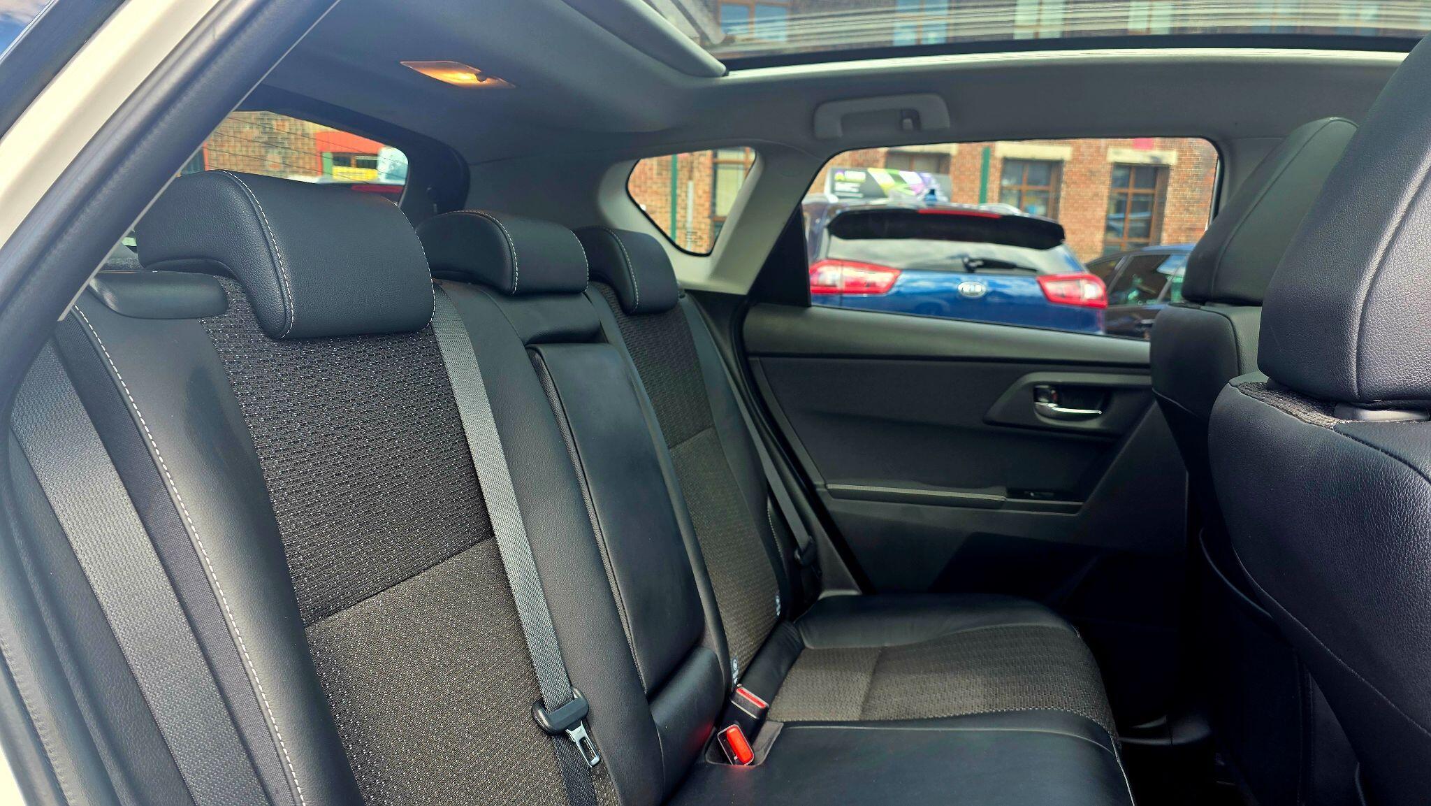 Toyota Auris - Image 19