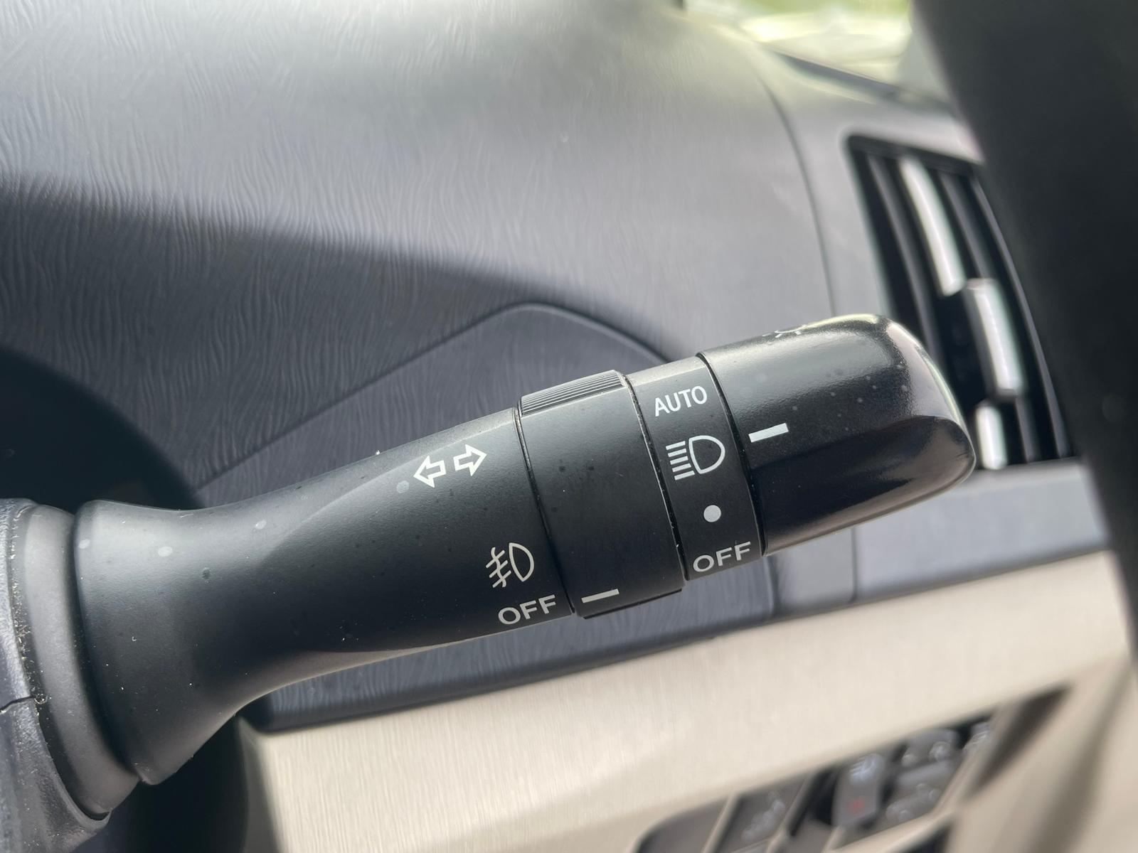 Toyota Prius - Image 16