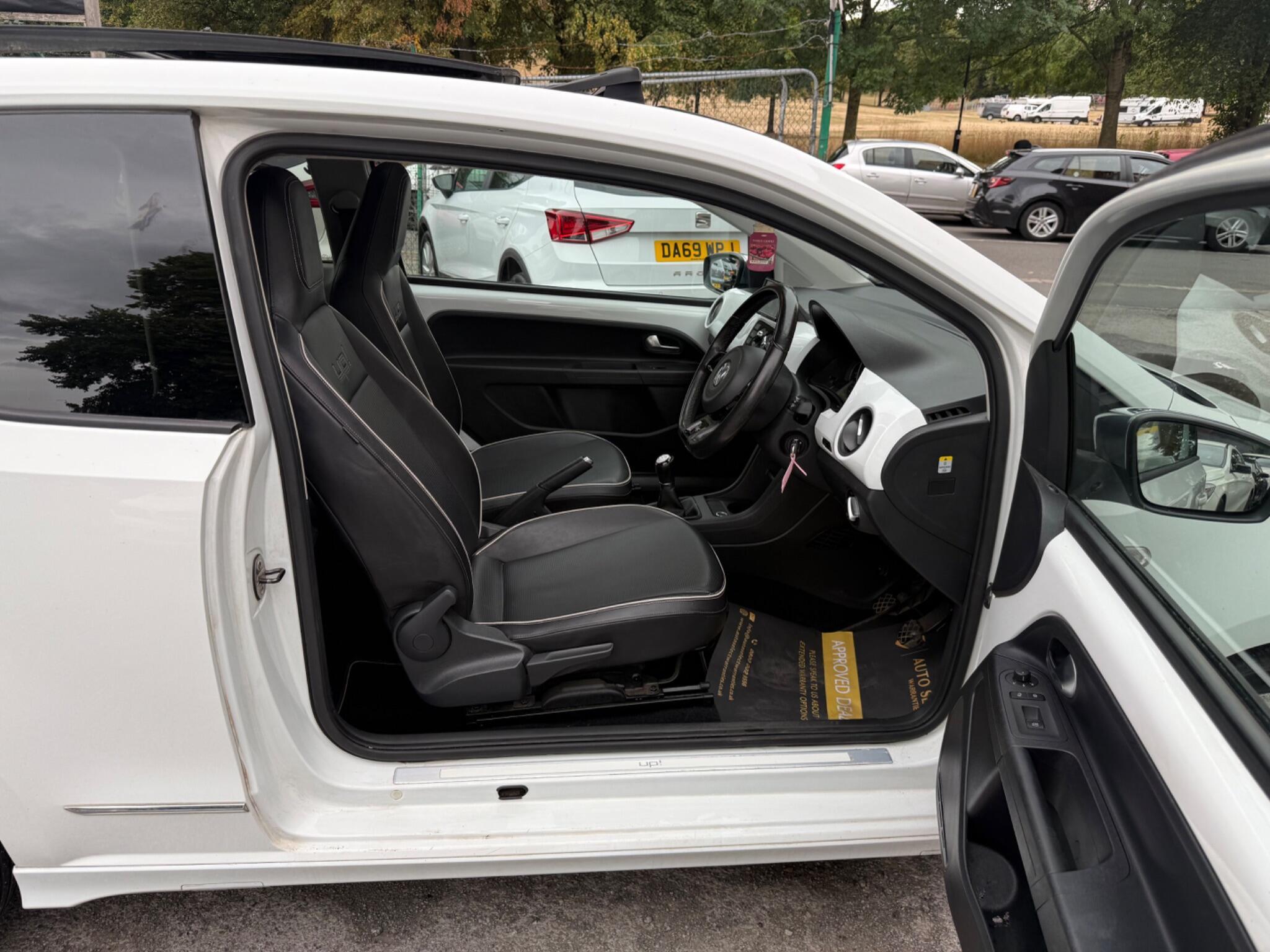 Volkswagen up! - Image 17