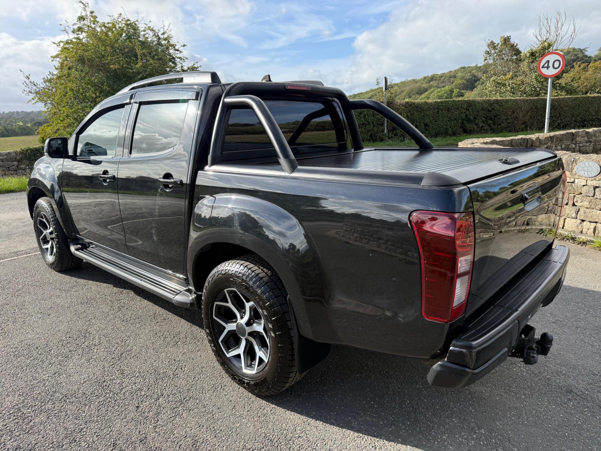 Isuzu D-MAX - Image 9