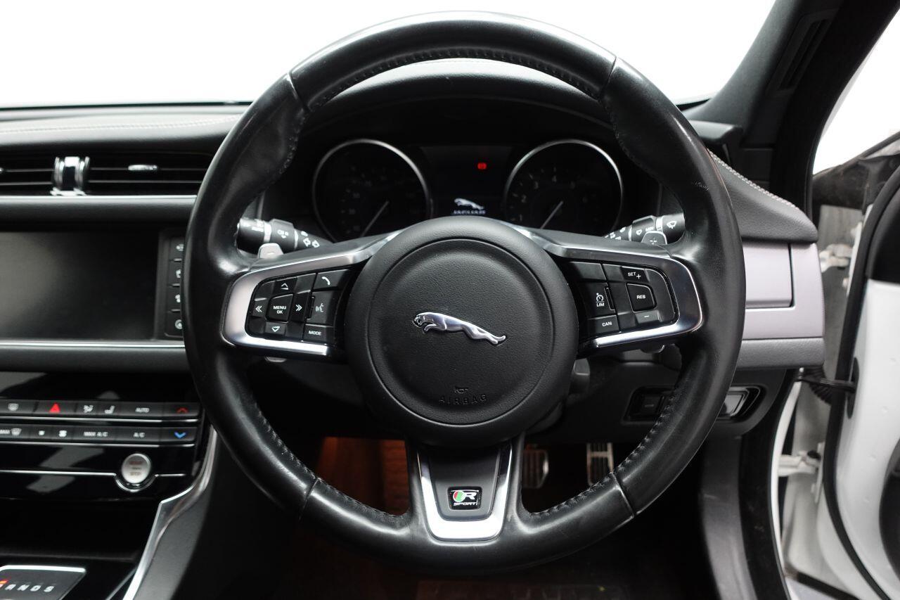 Jaguar XF - Image 29