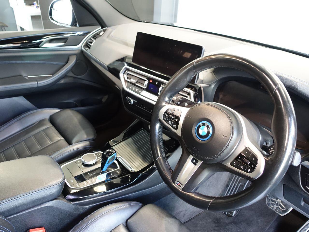 BMW iX3 - Image 4