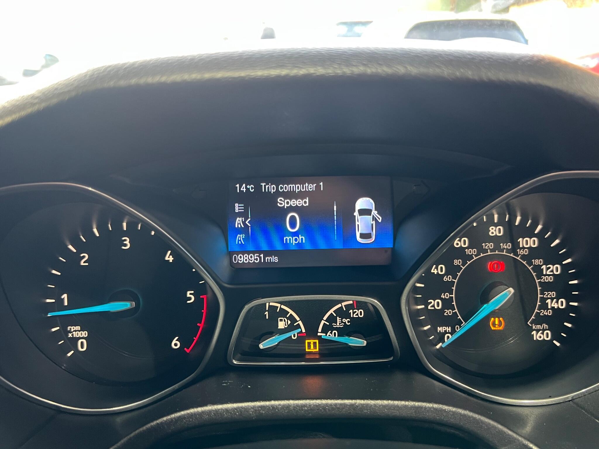 Ford Focus - Image 20