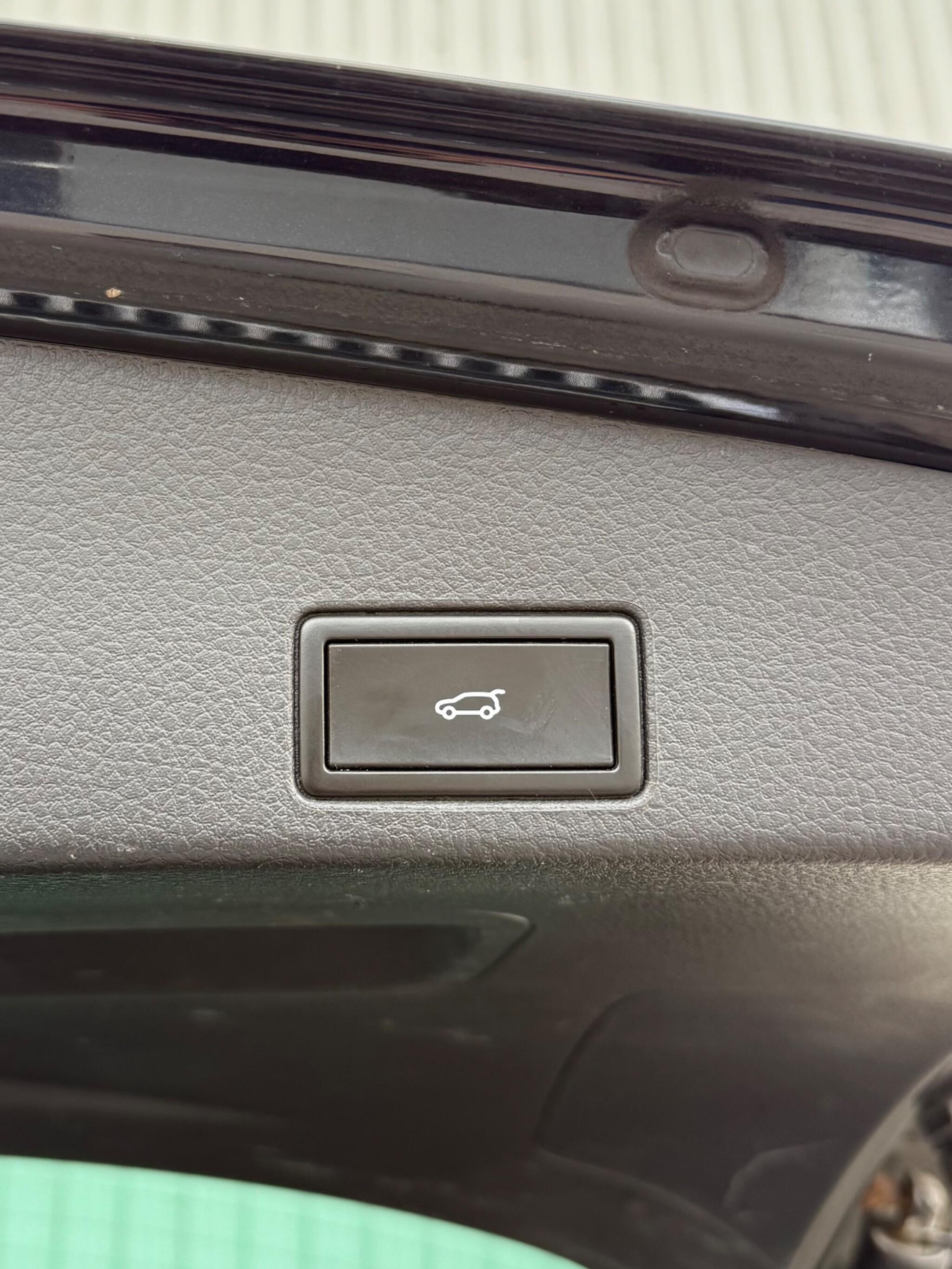 Volkswagen Touareg - Image 51