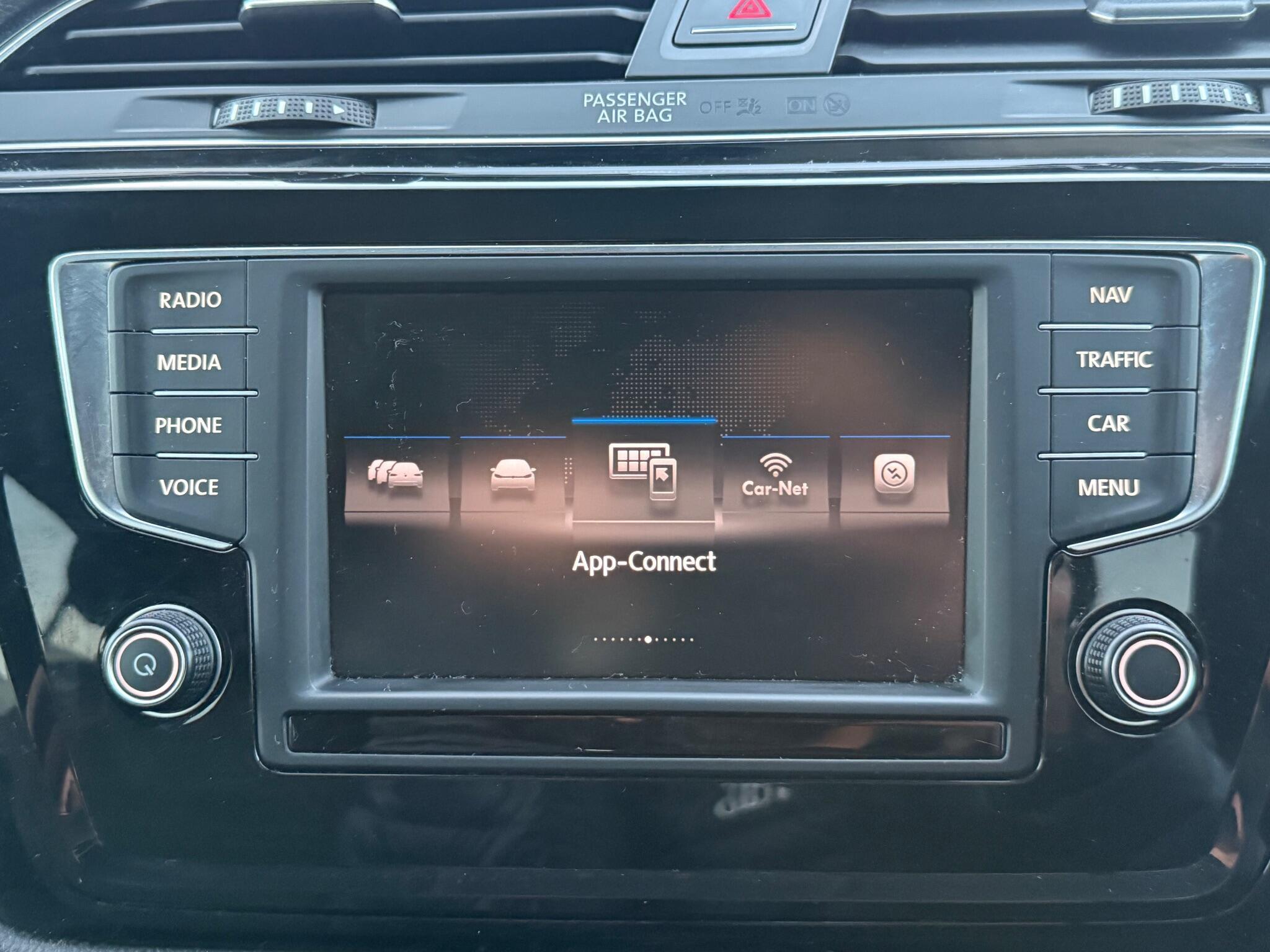 Volkswagen Touran - Image 38