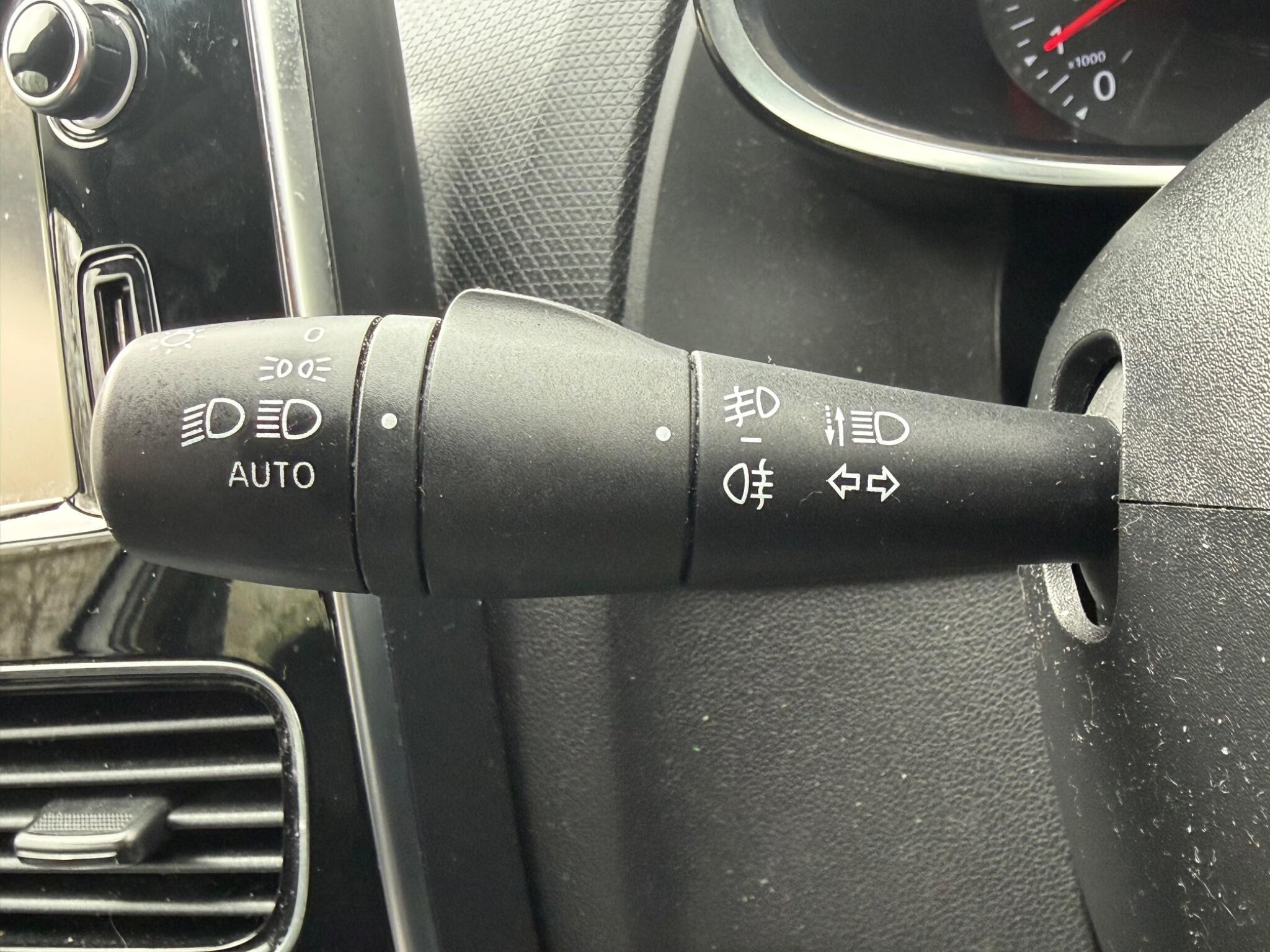 Renault Clio - Image 23