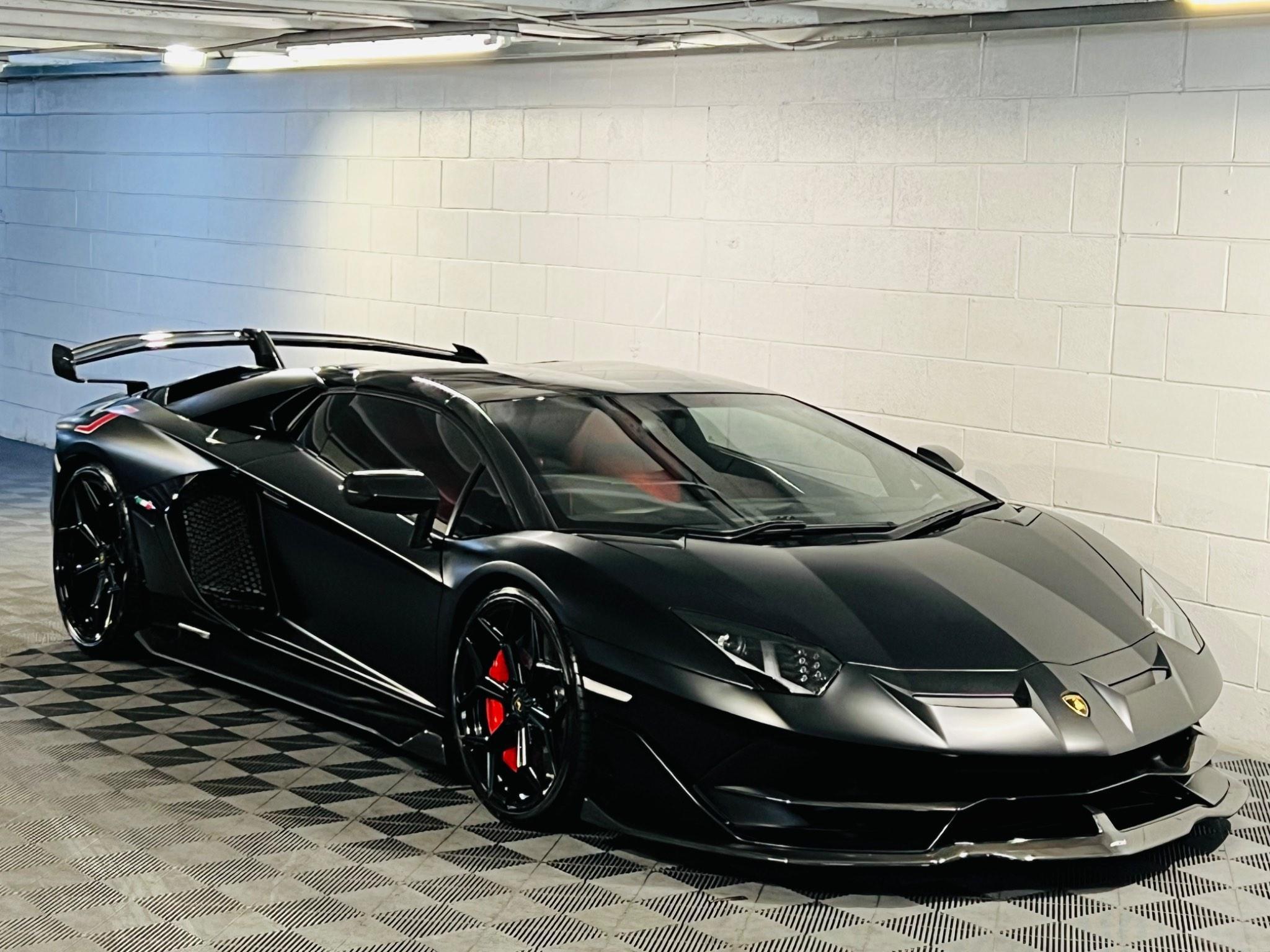 Lamborghini Aventador - Image 12
