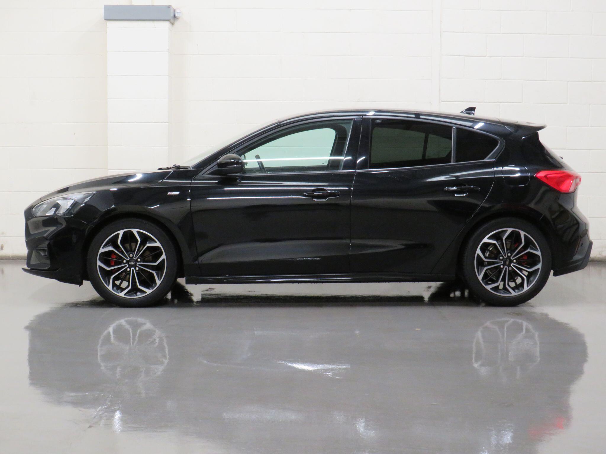 Ford Focus - Image 6