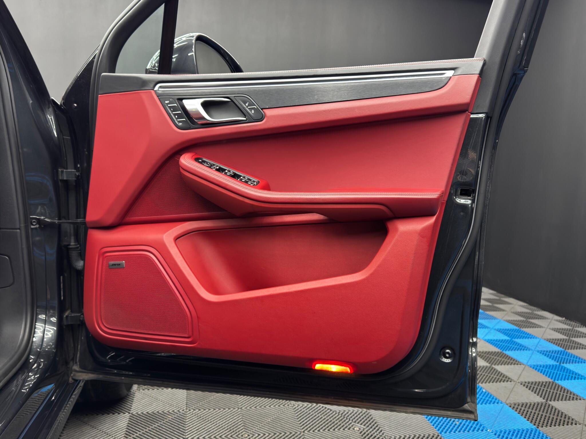 Porsche Macan - Image 42