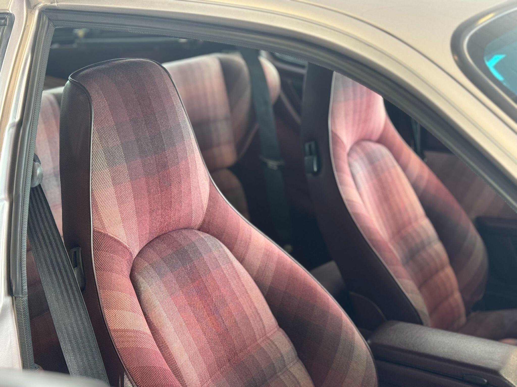 Porsche 944 - Image 18