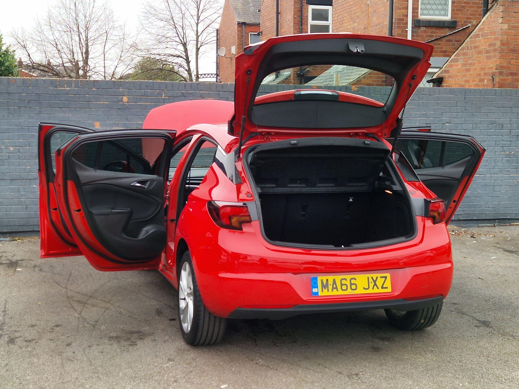 Vauxhall Astra - Image 19