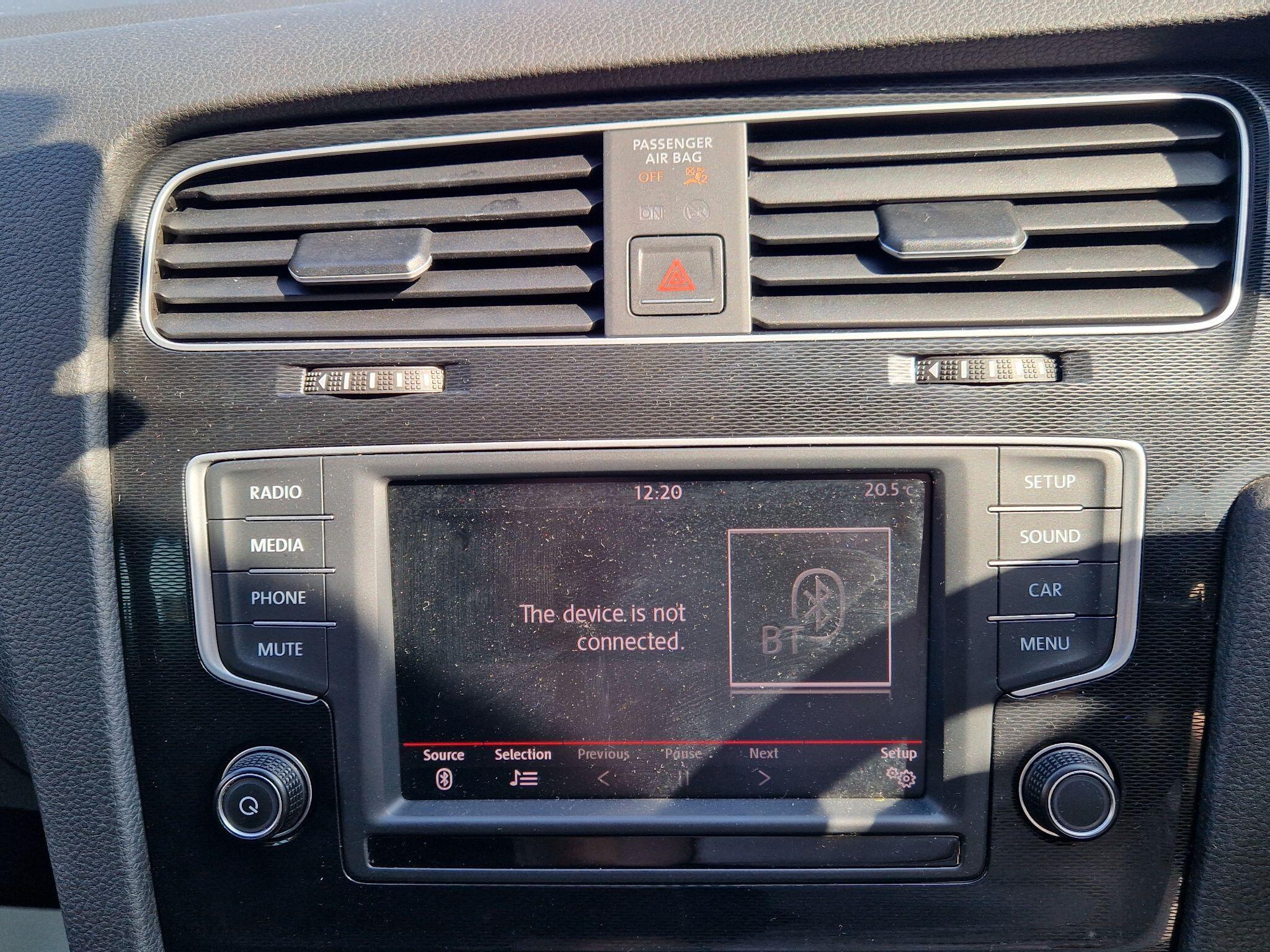 Volkswagen Golf - Image 27