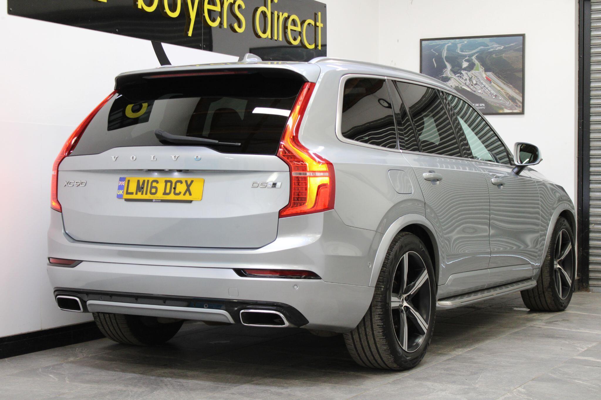 Volvo XC90 - Image 12