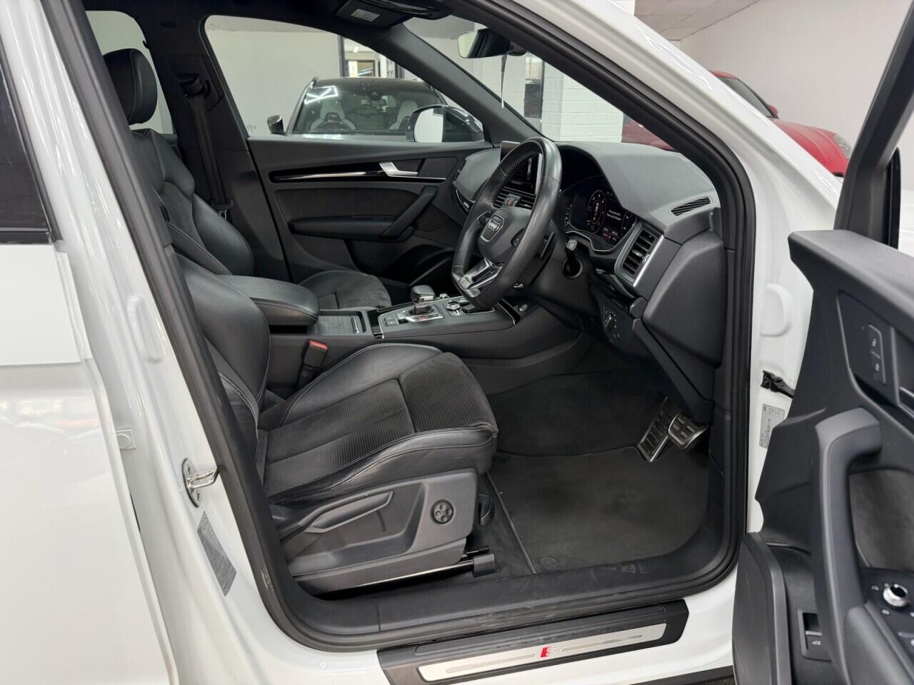 Audi Q5 - Image 14