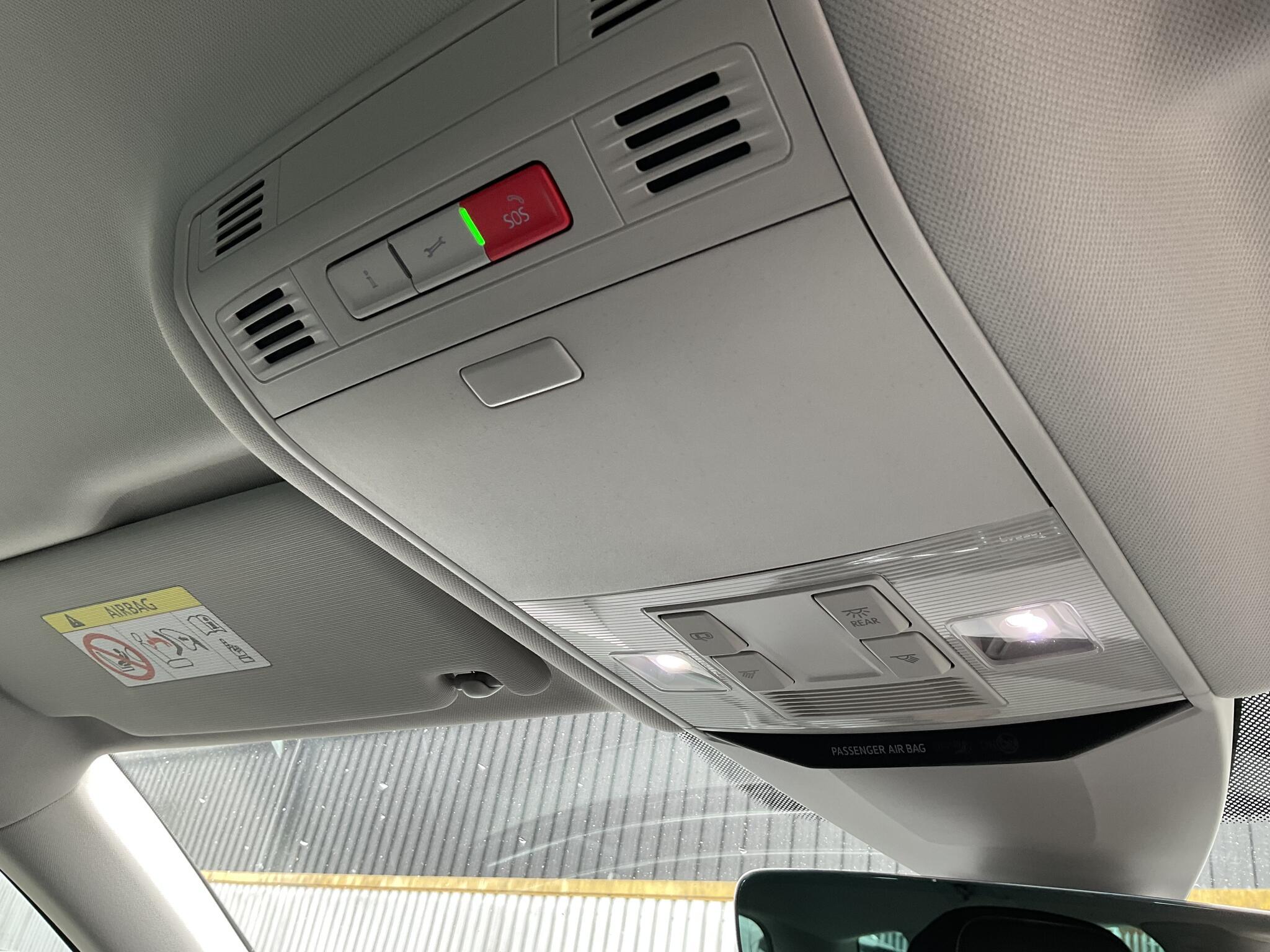 Volkswagen Passat - Image 9