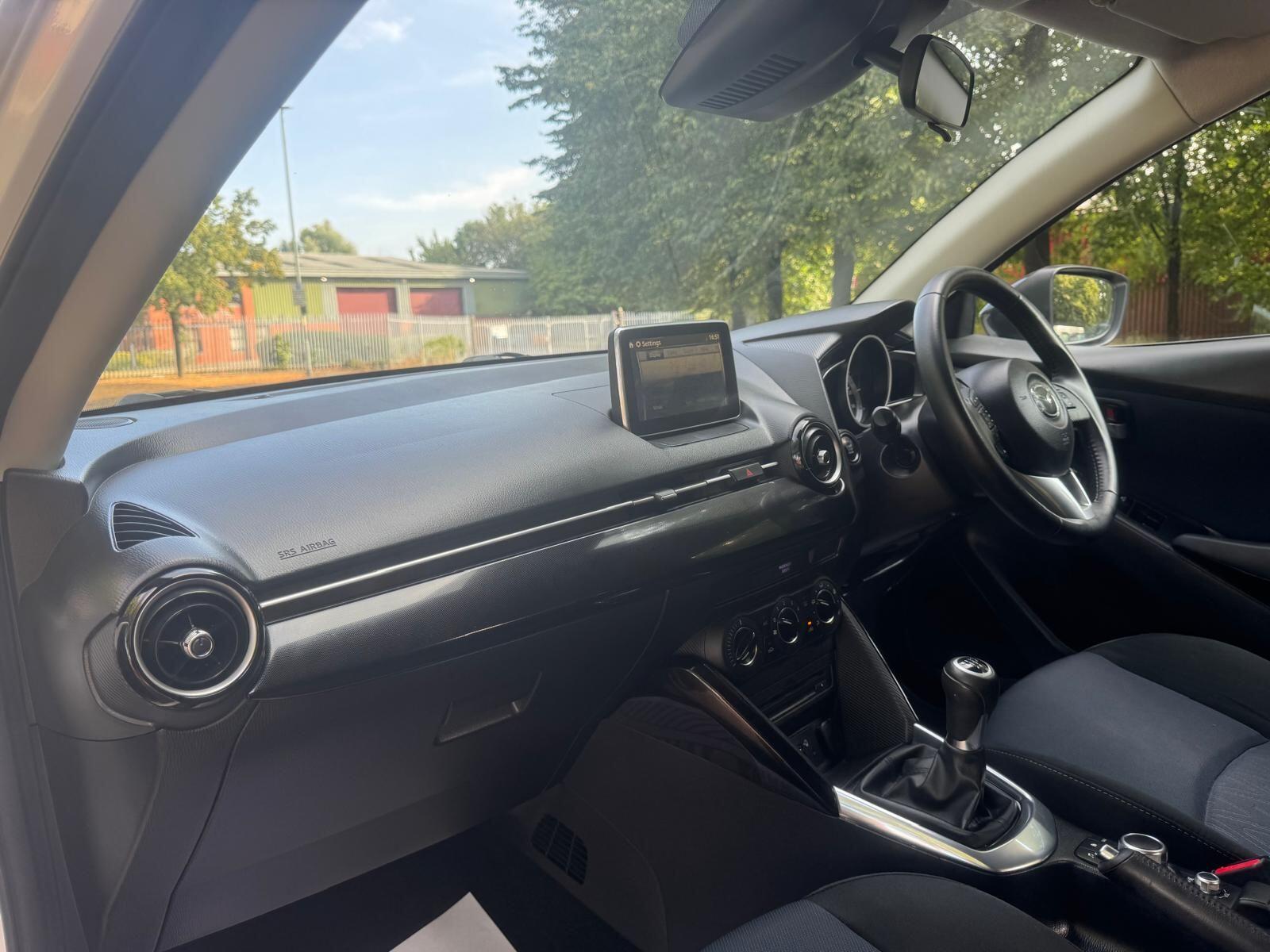 Mazda MAZDA2 - Image 16