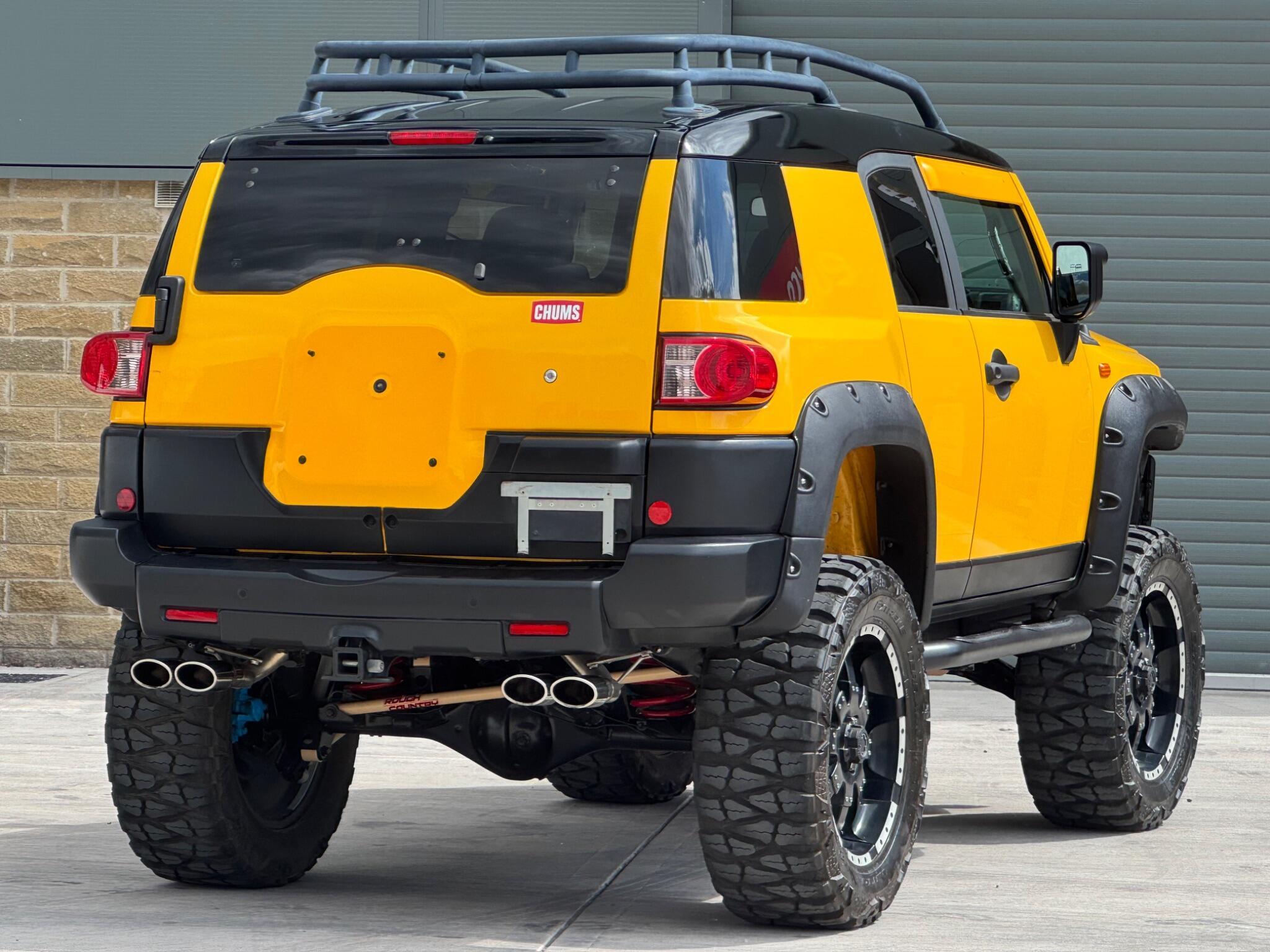 Toyota FJ CRUISER - Image 4