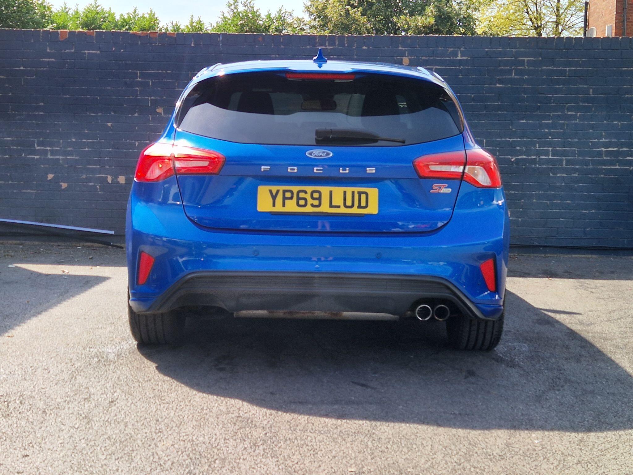 Ford Focus - Image 2