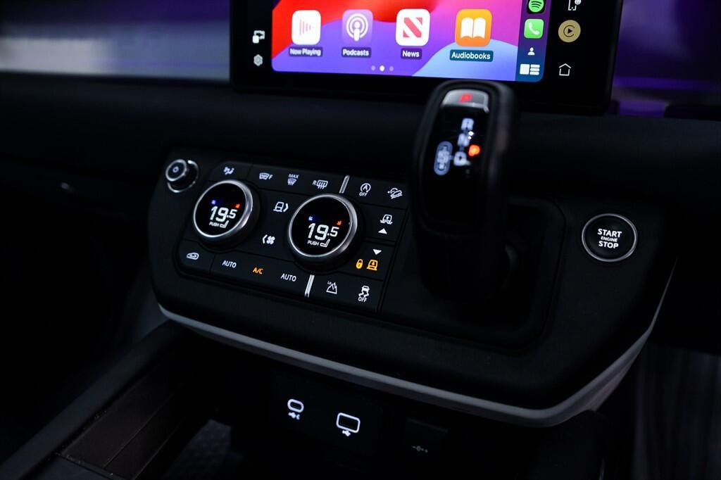 Land Rover Defender 110 - Image 18