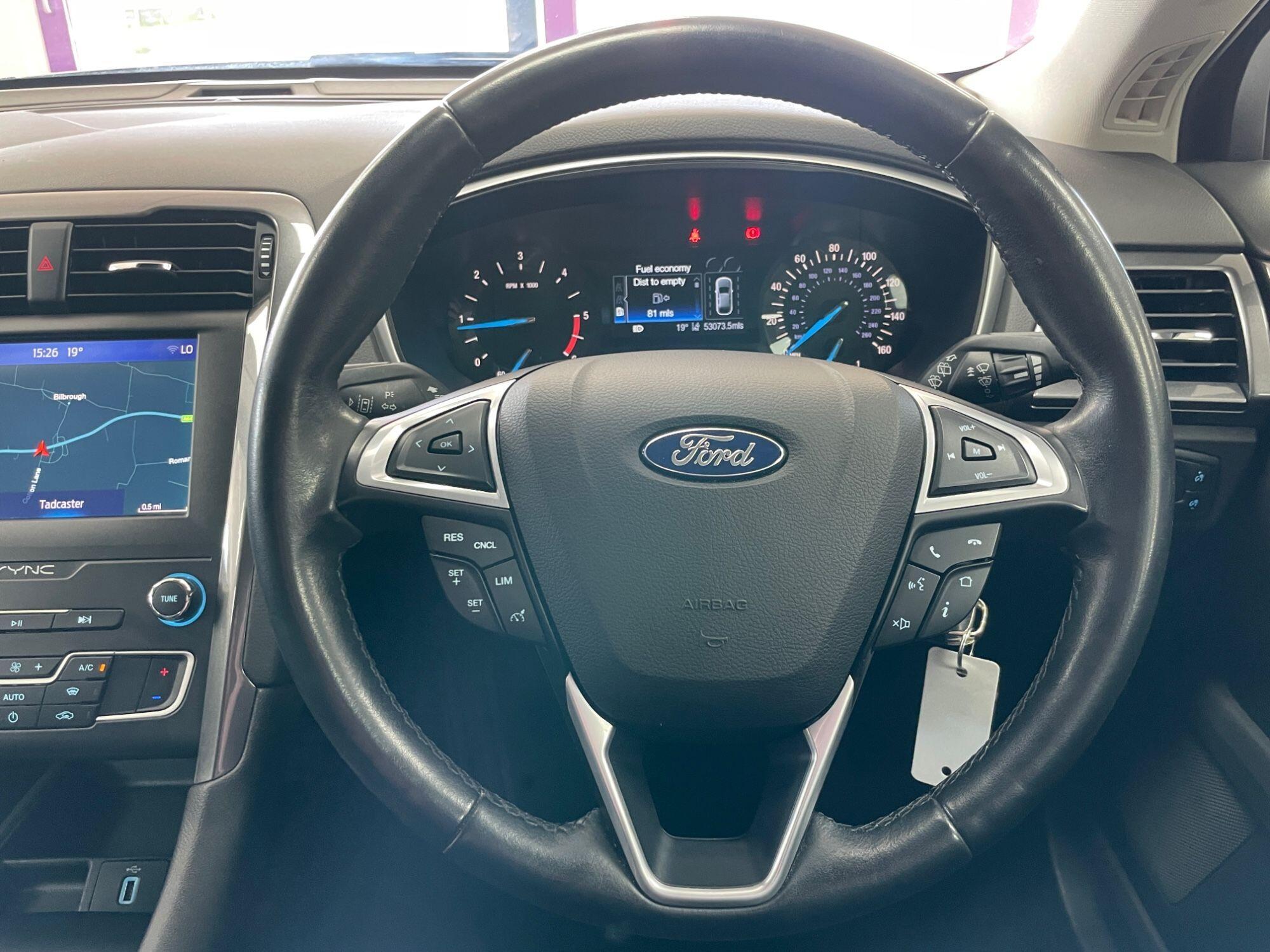 Ford Mondeo - Image 33