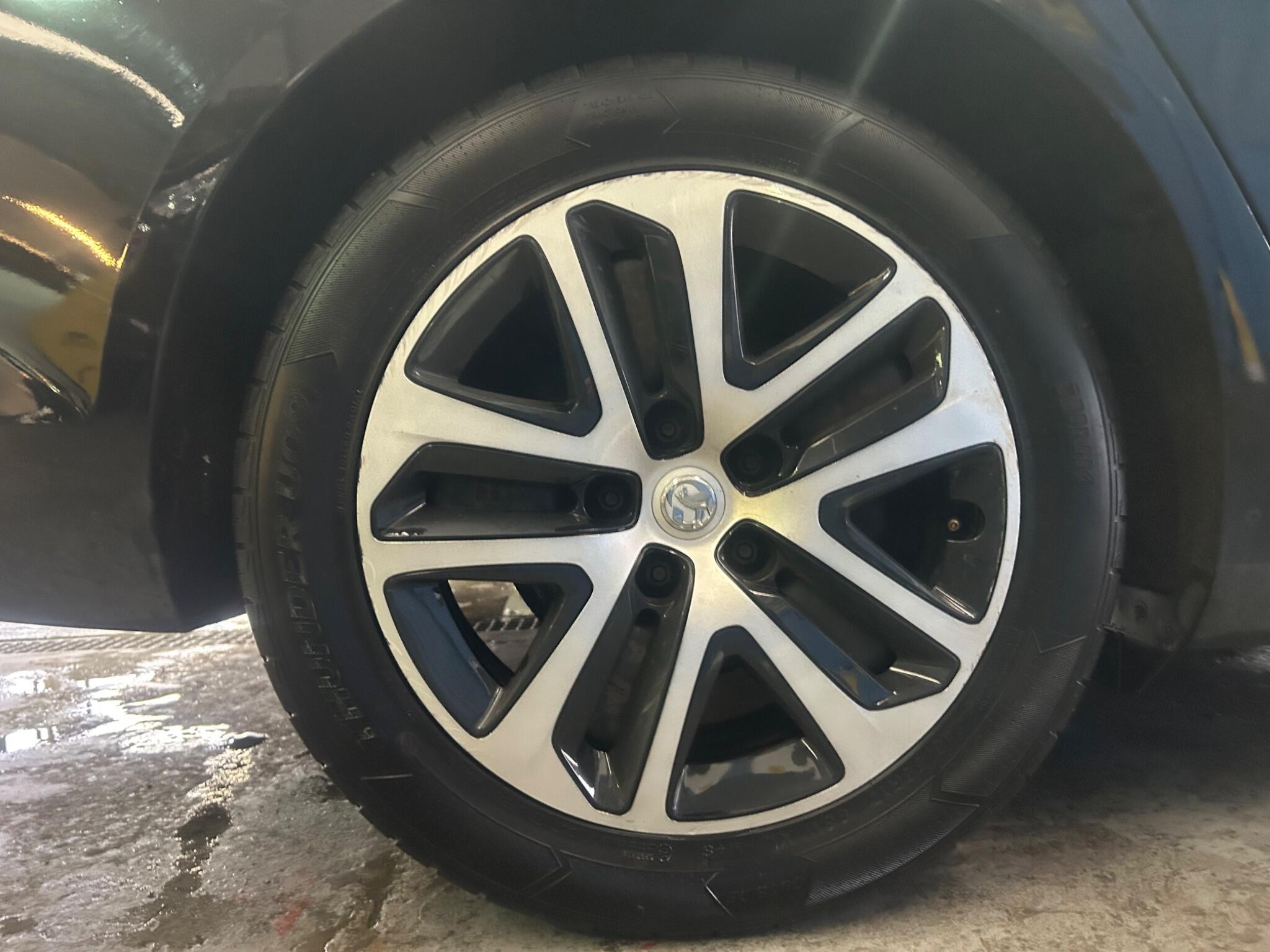 Vauxhall Insignia - Image 27