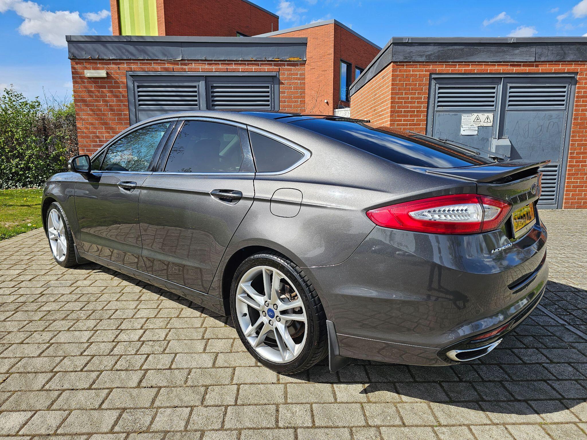 Ford Mondeo - Image 35