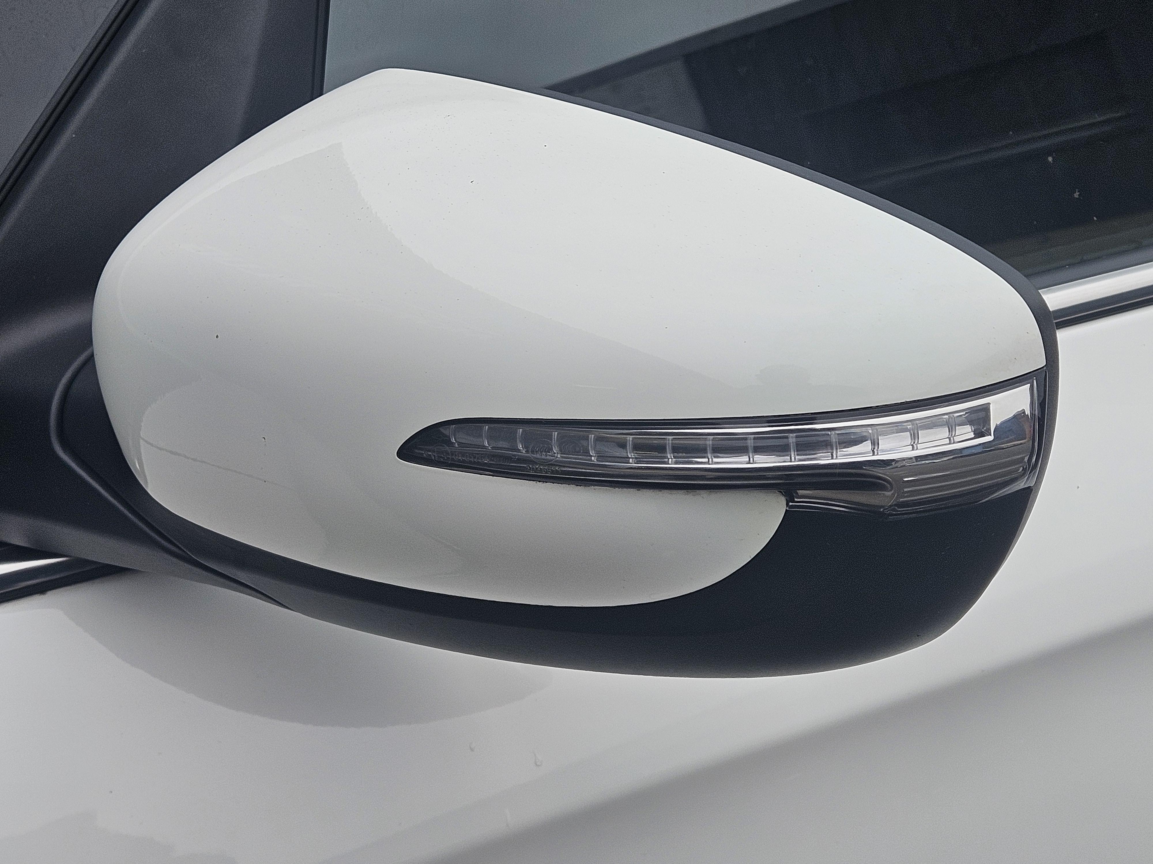 Kia Carens - Image 13