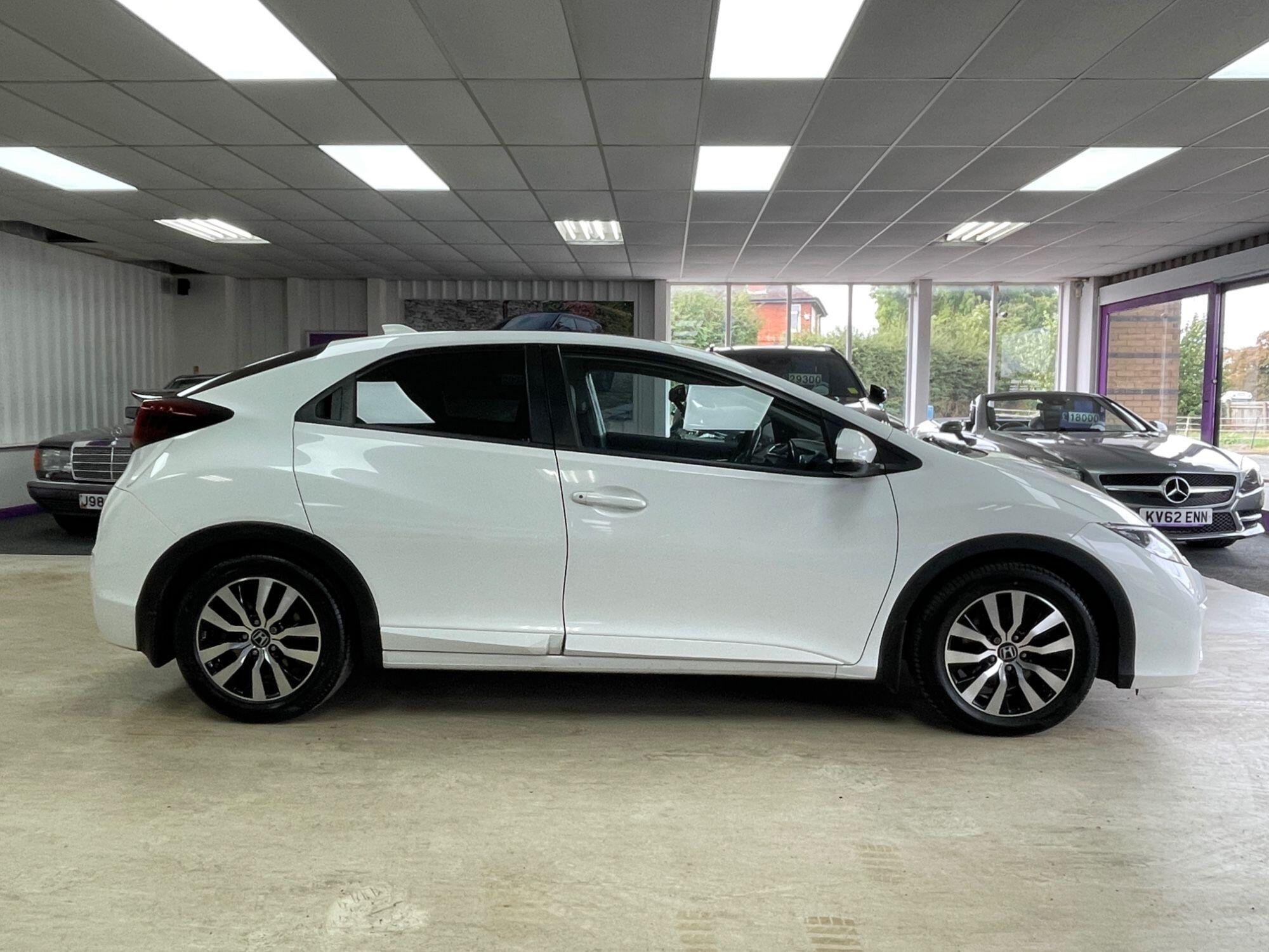 Honda Civic - Image 11