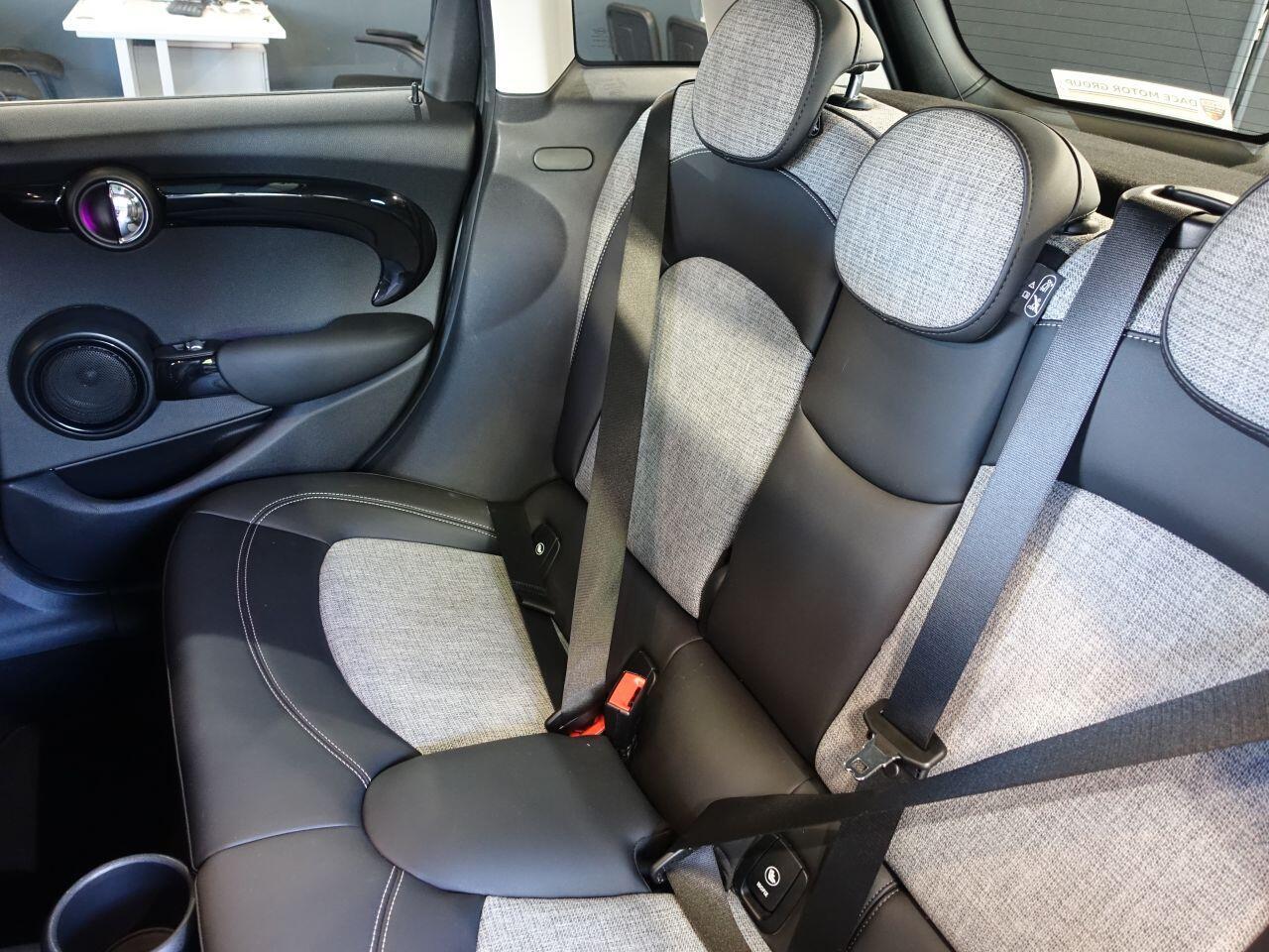 MINI Hatch - Image 19