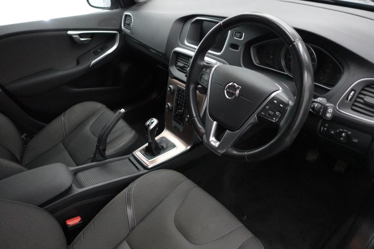 Volvo V40 CROSS COUNTRY - Image 14