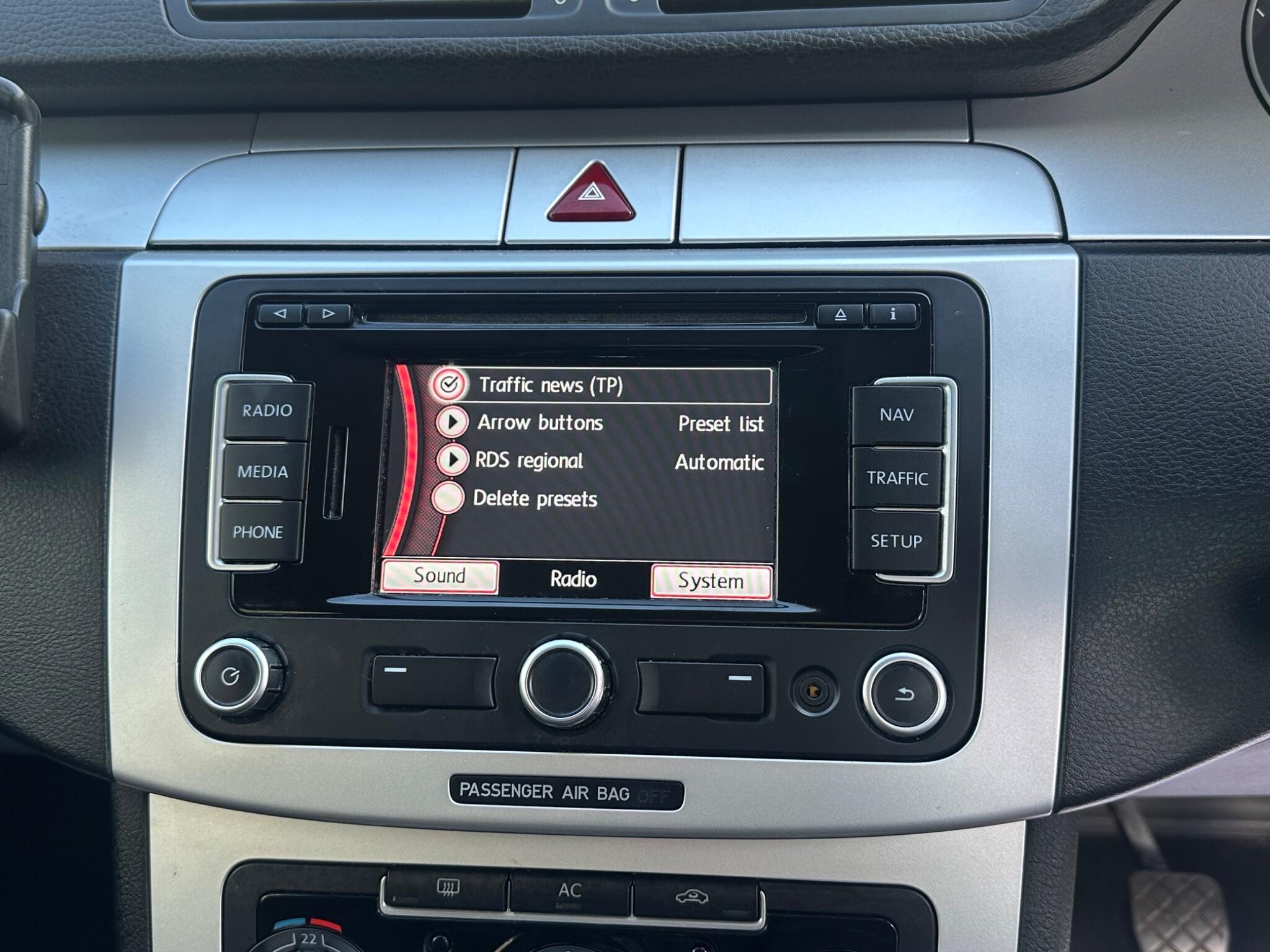 Volkswagen Passat - Image 36