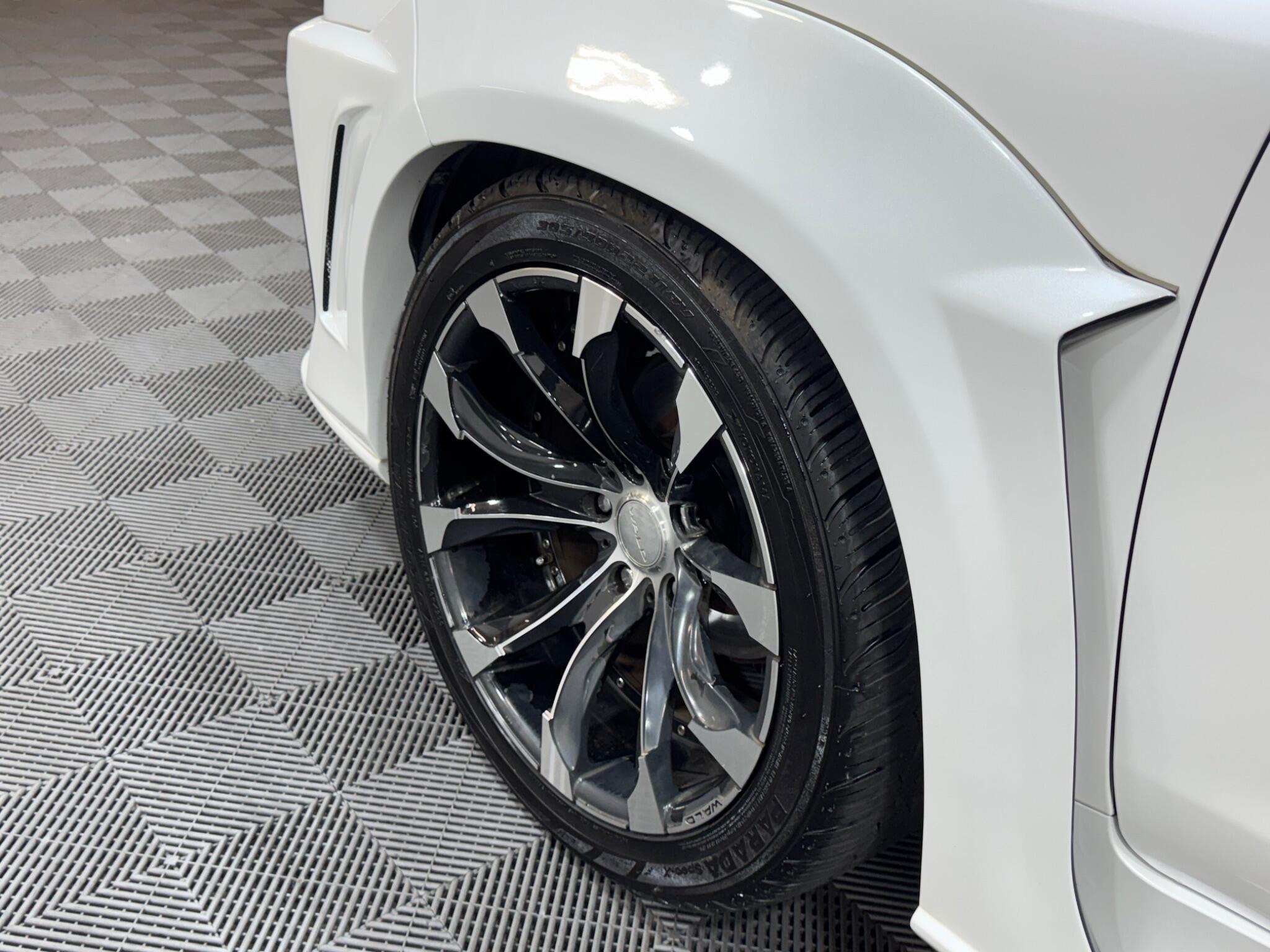 Lexus LX - Image 17