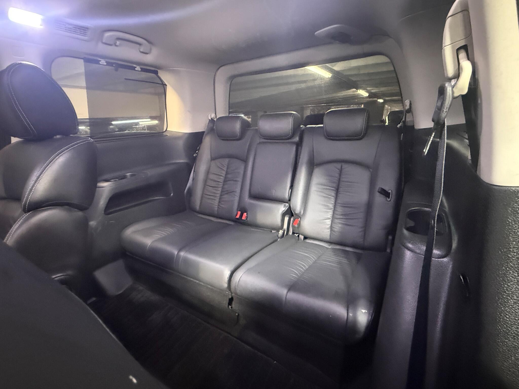 Nissan Elgrand - Image 13