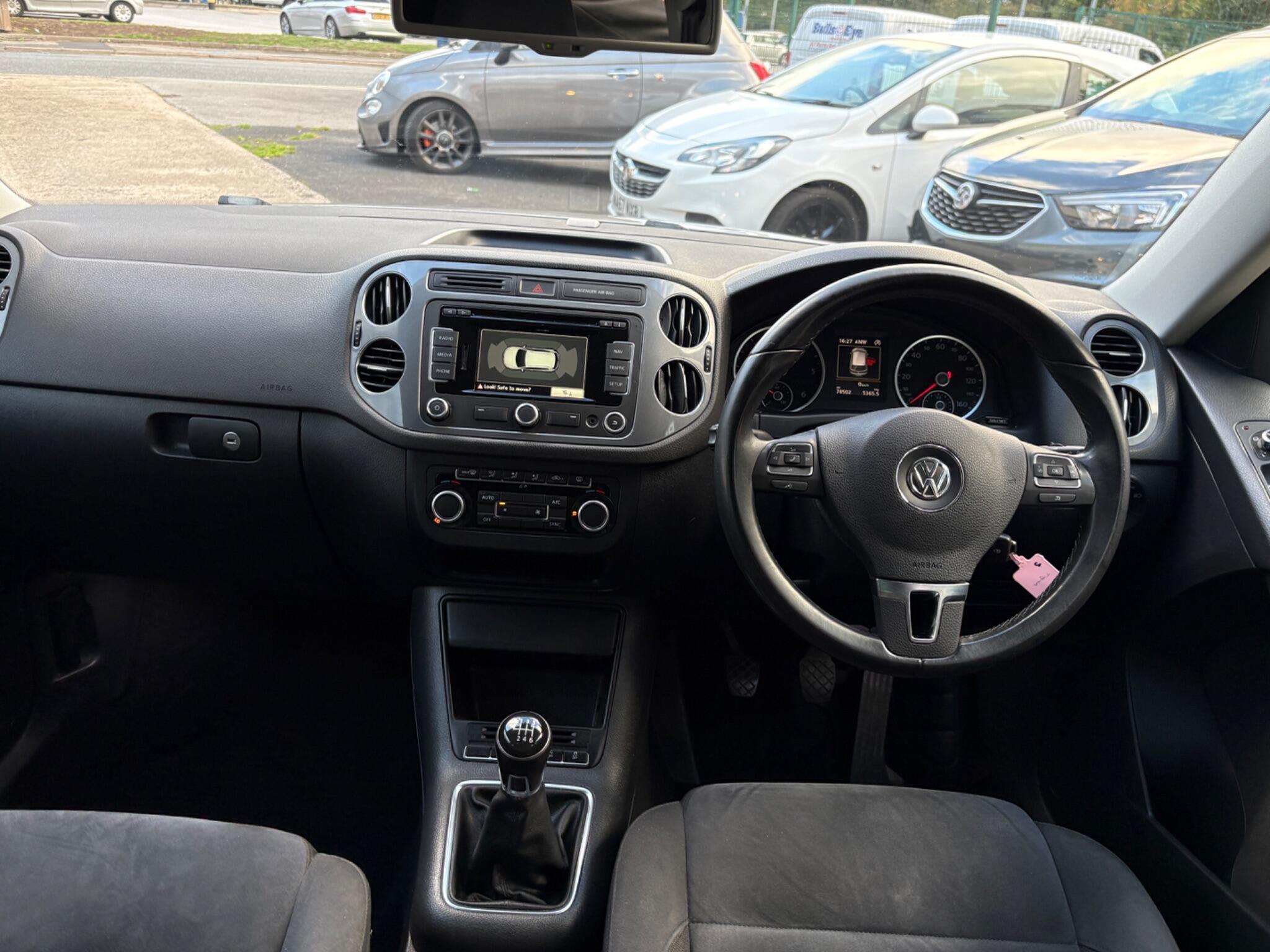 Volkswagen Tiguan - Image 16