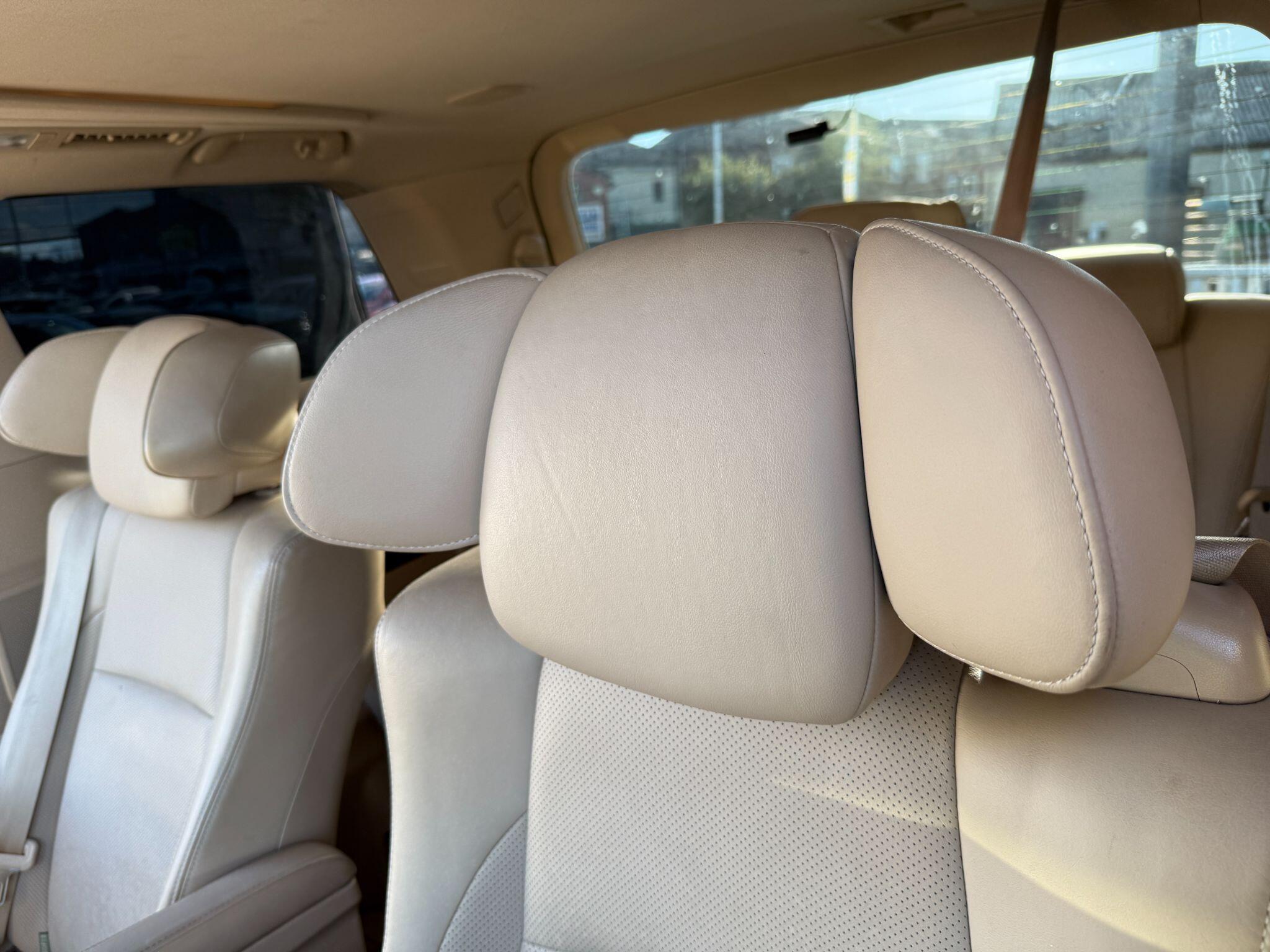 Toyota Alphard - Image 32