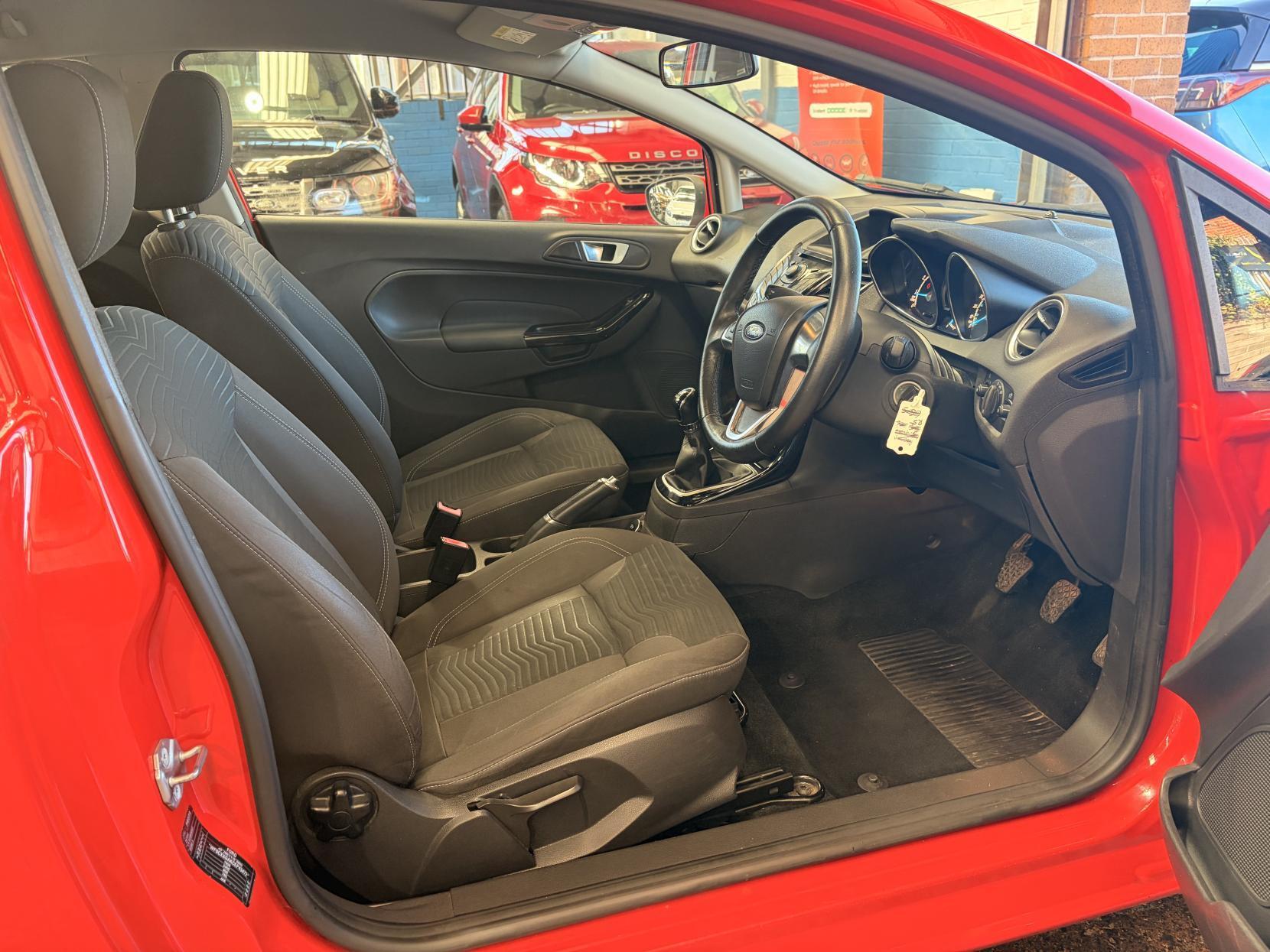 Ford Fiesta - Image 12