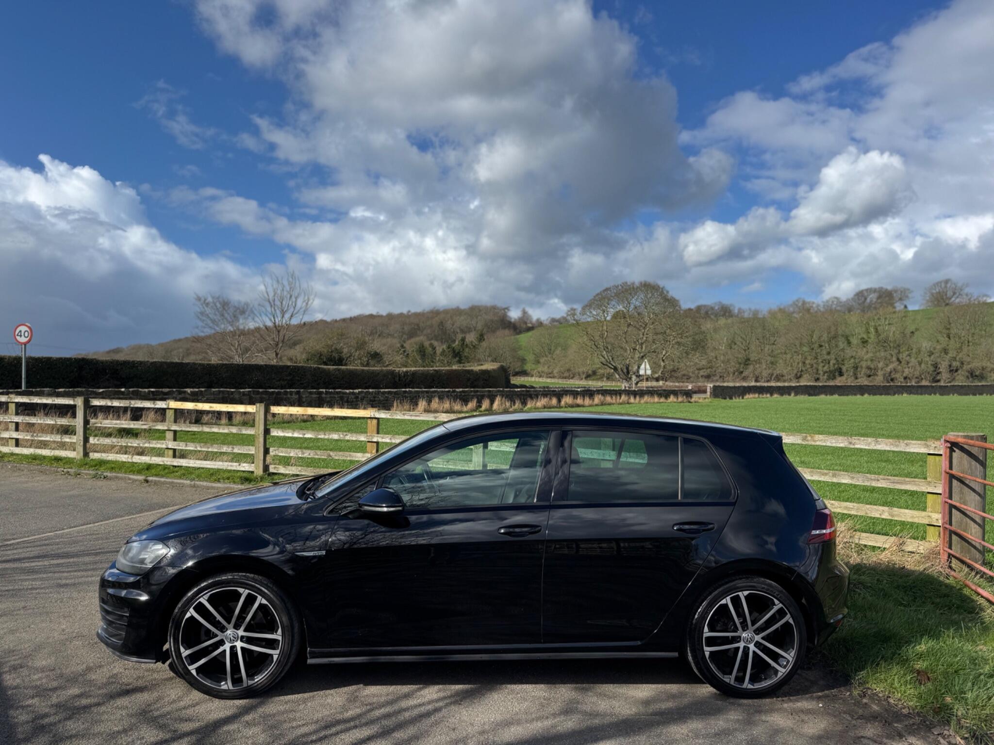 Volkswagen Golf - Image 12