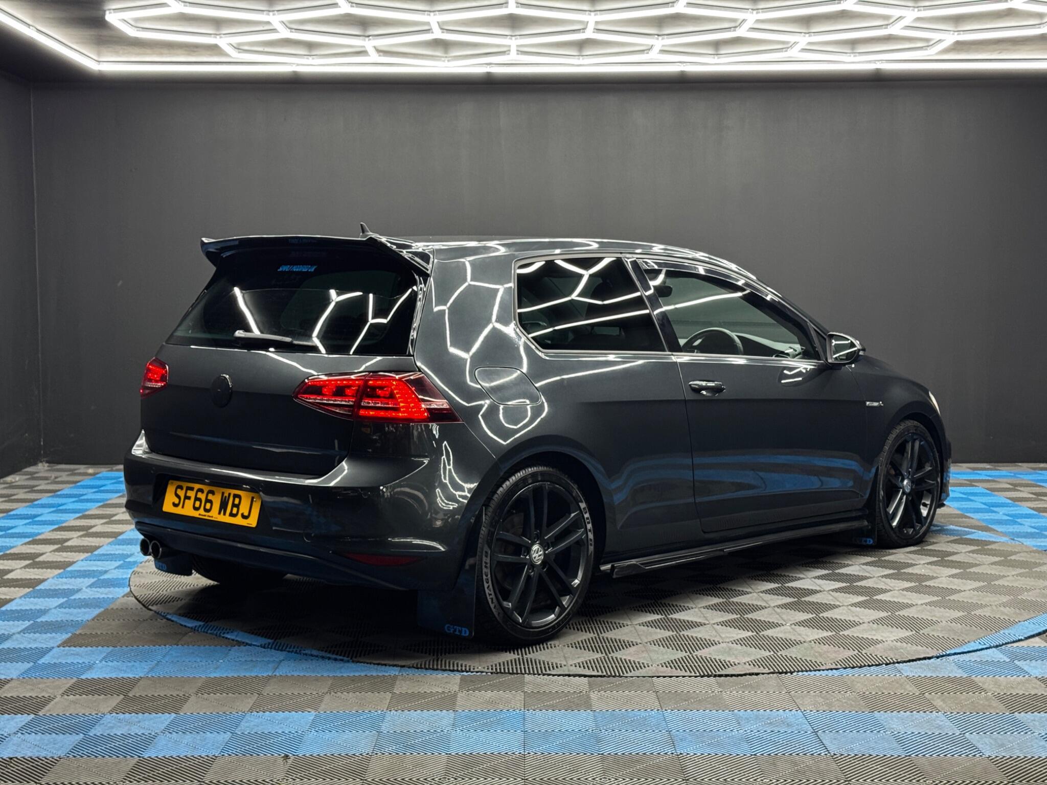 Volkswagen Golf - Image 5