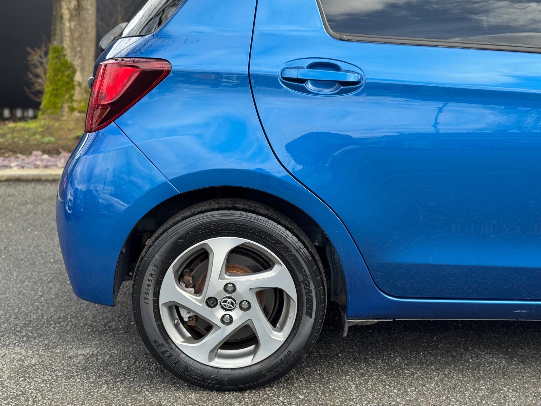 Toyota Yaris - Image 17