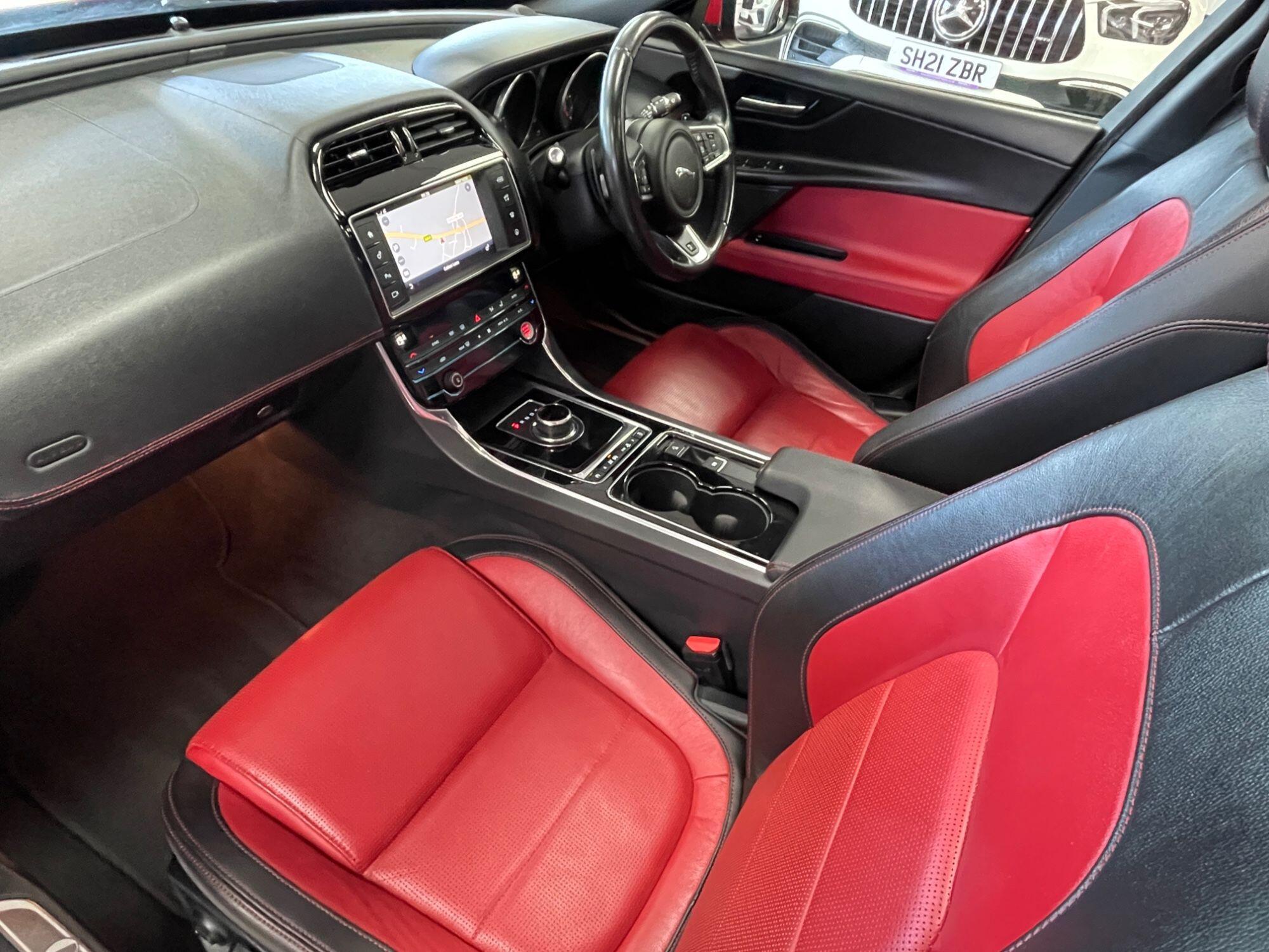 Jaguar XE - Image 30