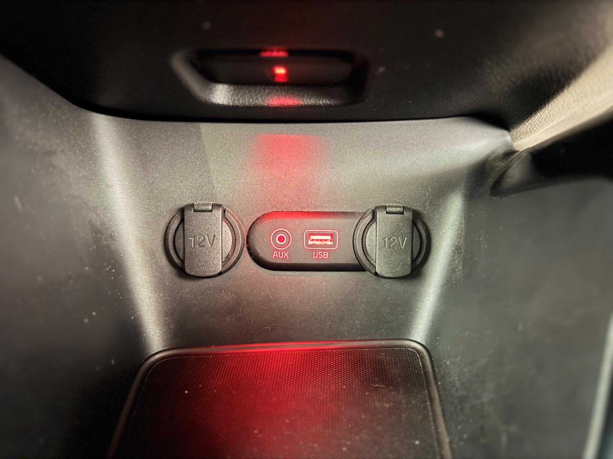 Kia ProCeed - Image 31