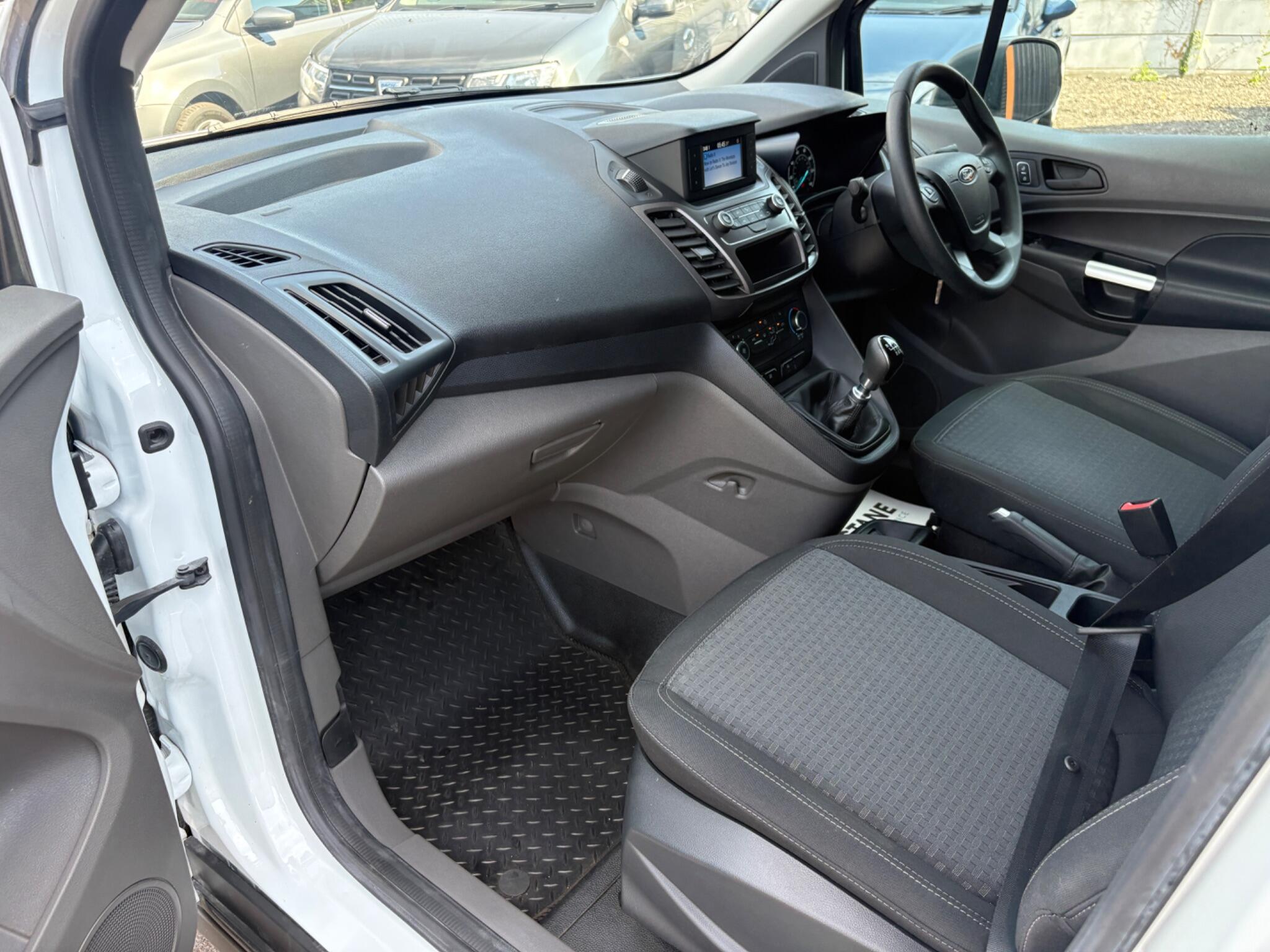 Ford Transit Connect - Image 15