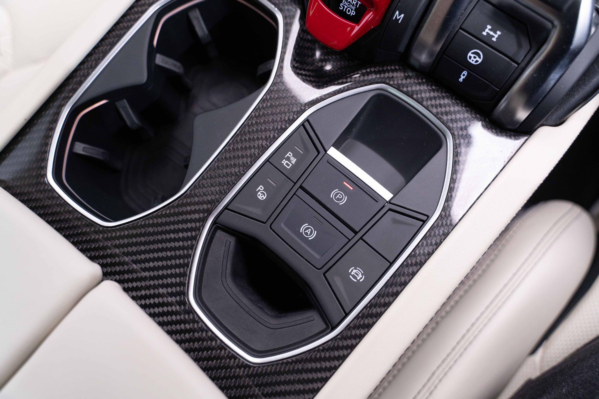 Lamborghini Urus - Image 59