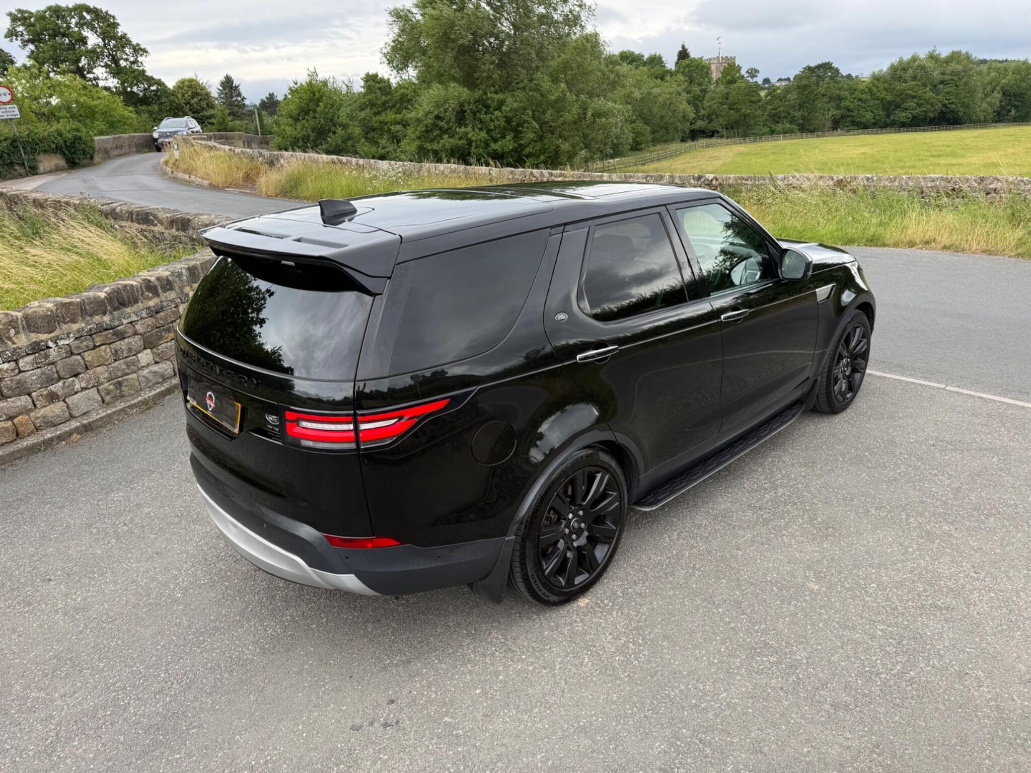 Land Rover Discovery - Image 14