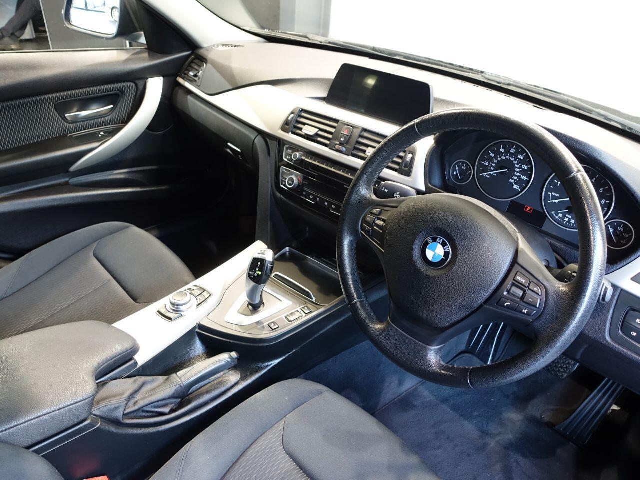 BMW 3 Series - Image 2