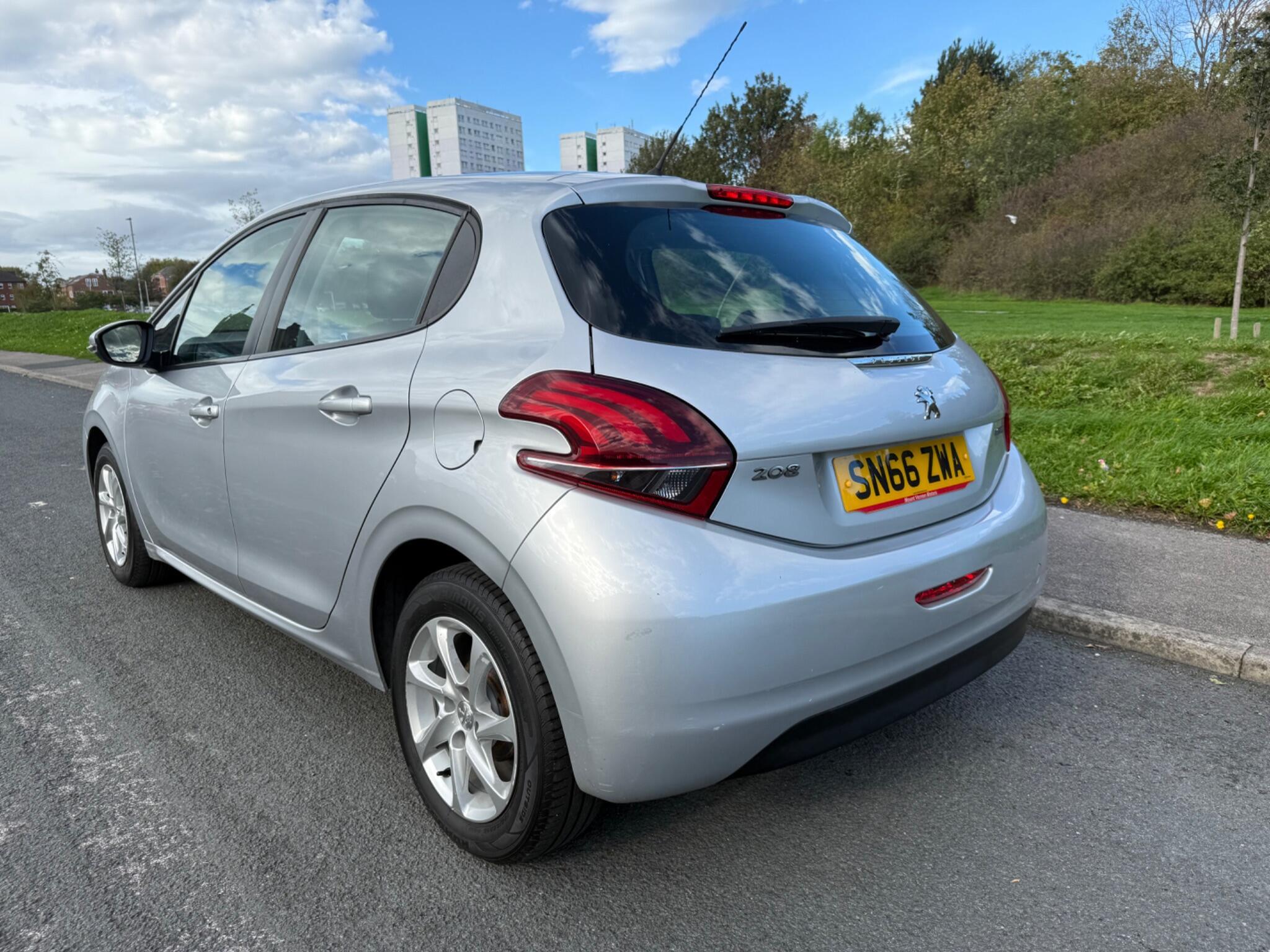 Peugeot 208 - Image 6